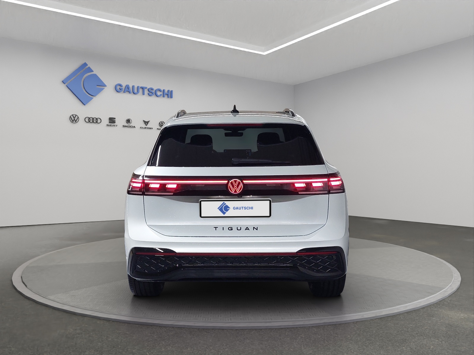 VW Tiguan 2.0 TDI SCR R-Line 4Motion DSG-image-3