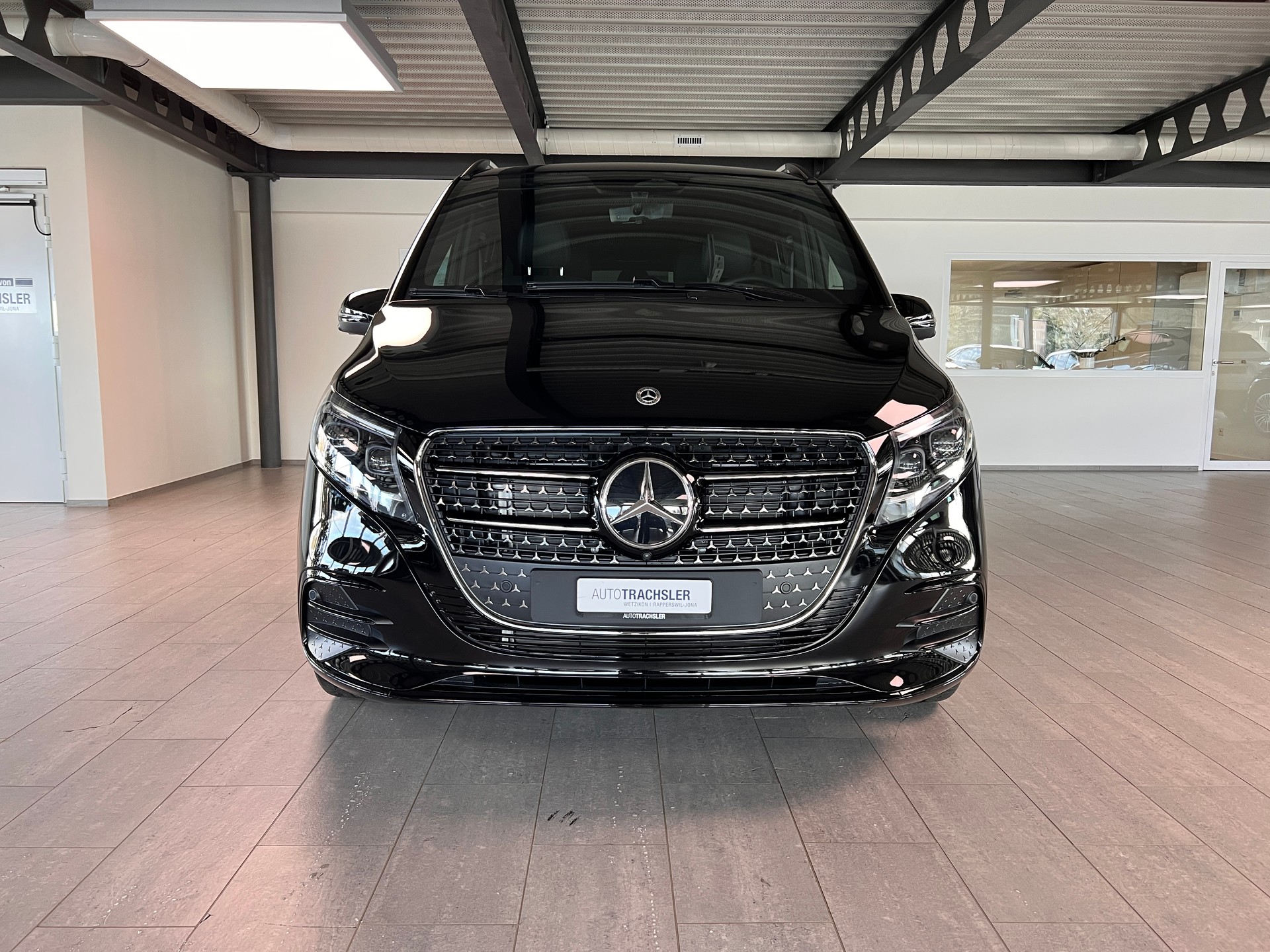 MERCEDES-BENZ V 300 d lang 4Matic Swiss Edition 9G-Tronic-image-1
