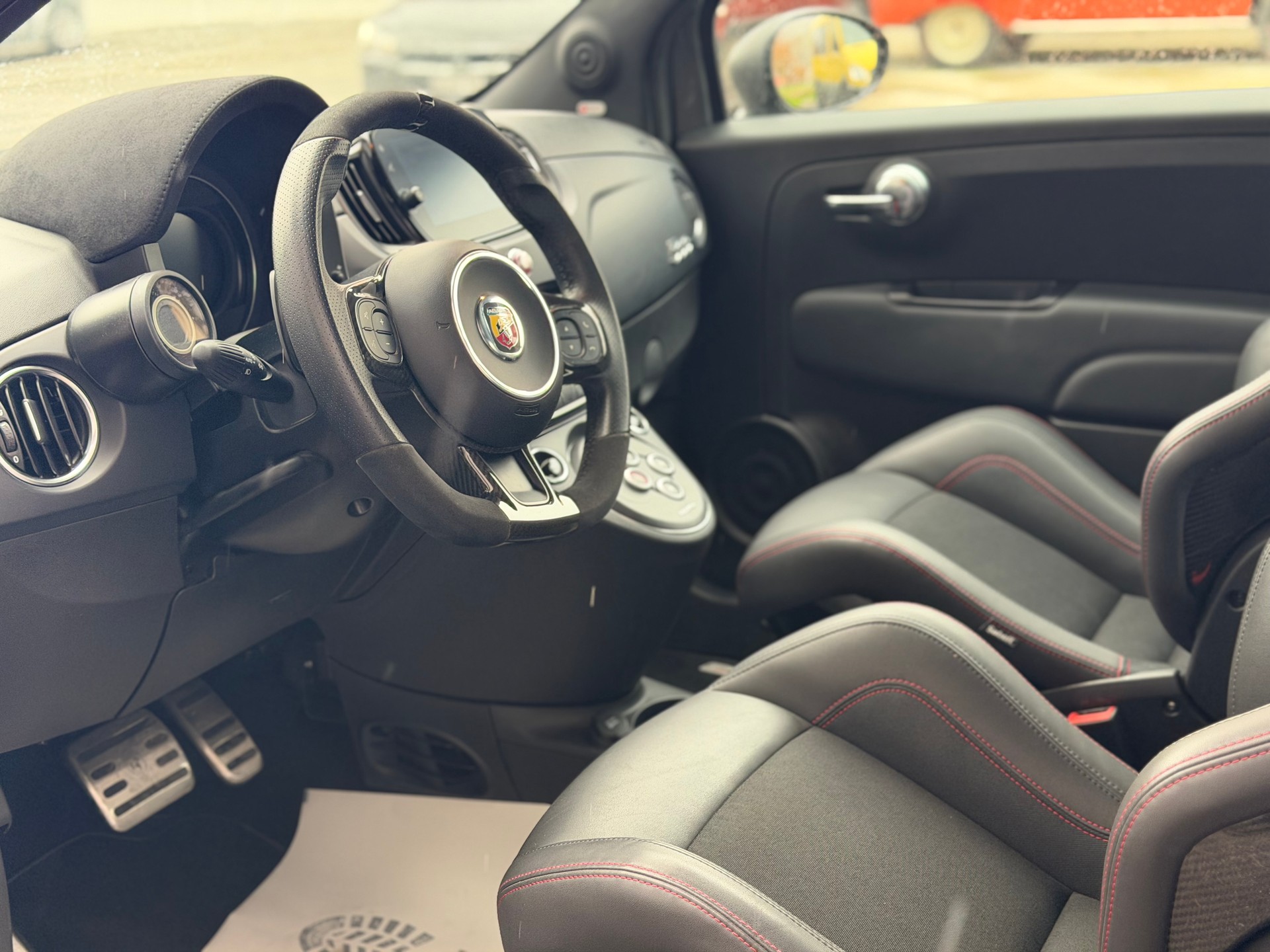 FIAT 695 1.4 16V Turbo Abarth 695 Competizione Dualogic-image-5