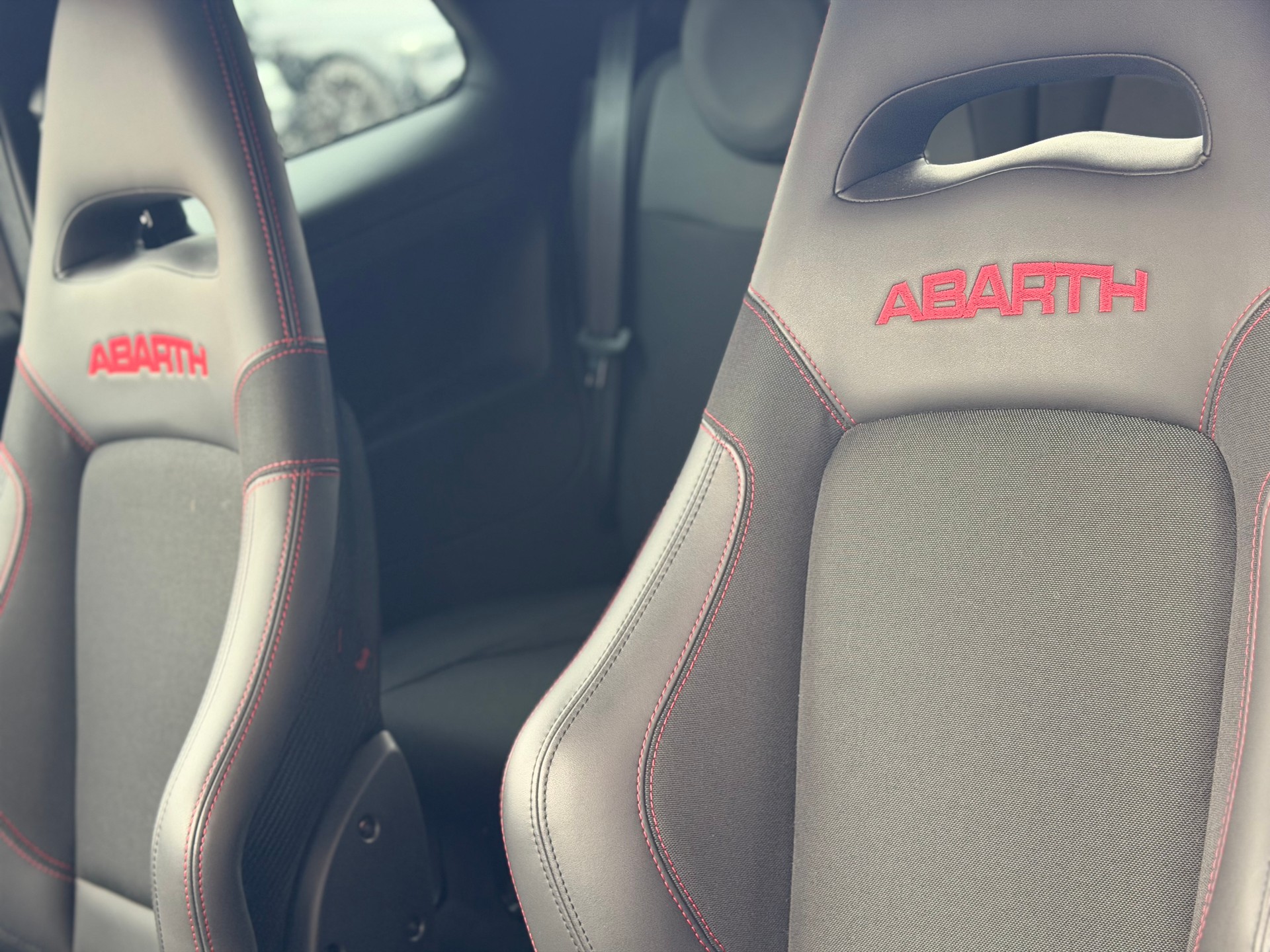 FIAT 695 1.4 16V Turbo Abarth 695 Competizione Dualogic-image-6