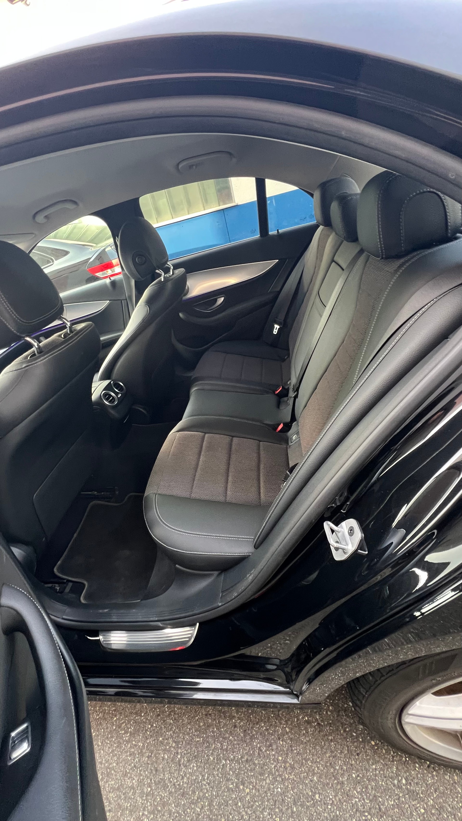 MERCEDES-BENZ E 200 Avantgarde 9G-Tronic-image-15