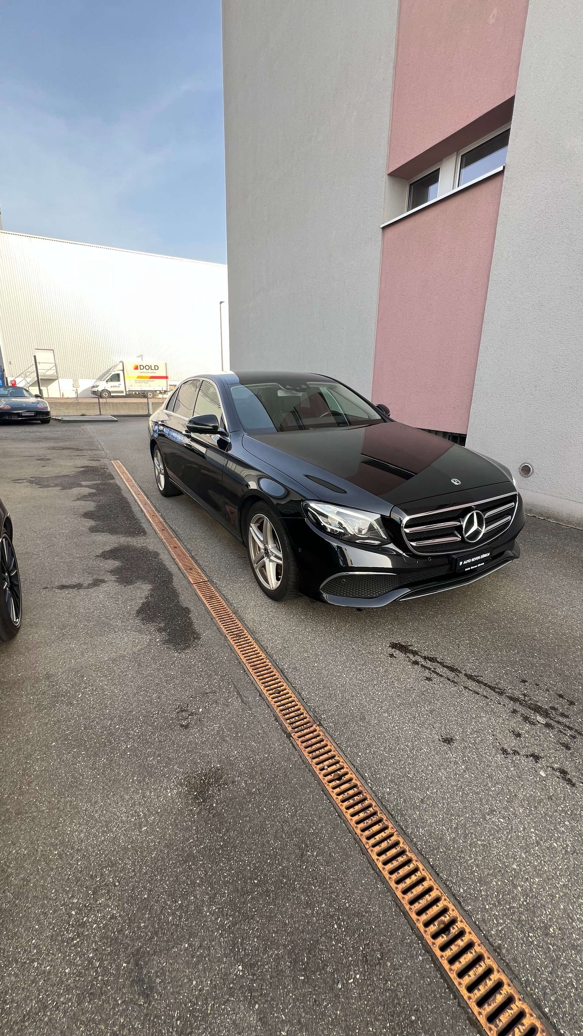 MERCEDES-BENZ E 200 Avantgarde 9G-Tronic-image-12
