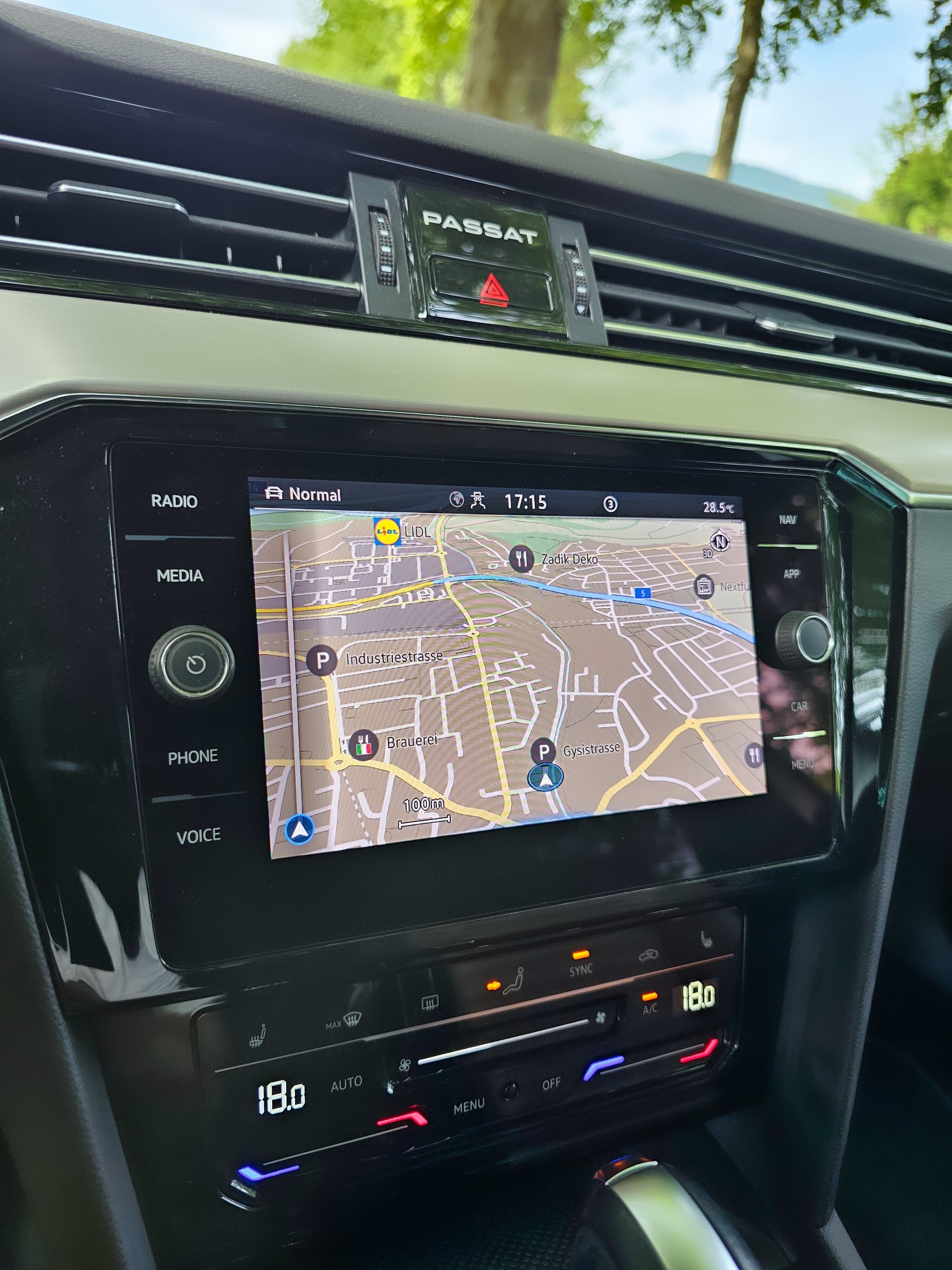 VW Passat 2.0 TDI BMT Elegance DSG-image-10