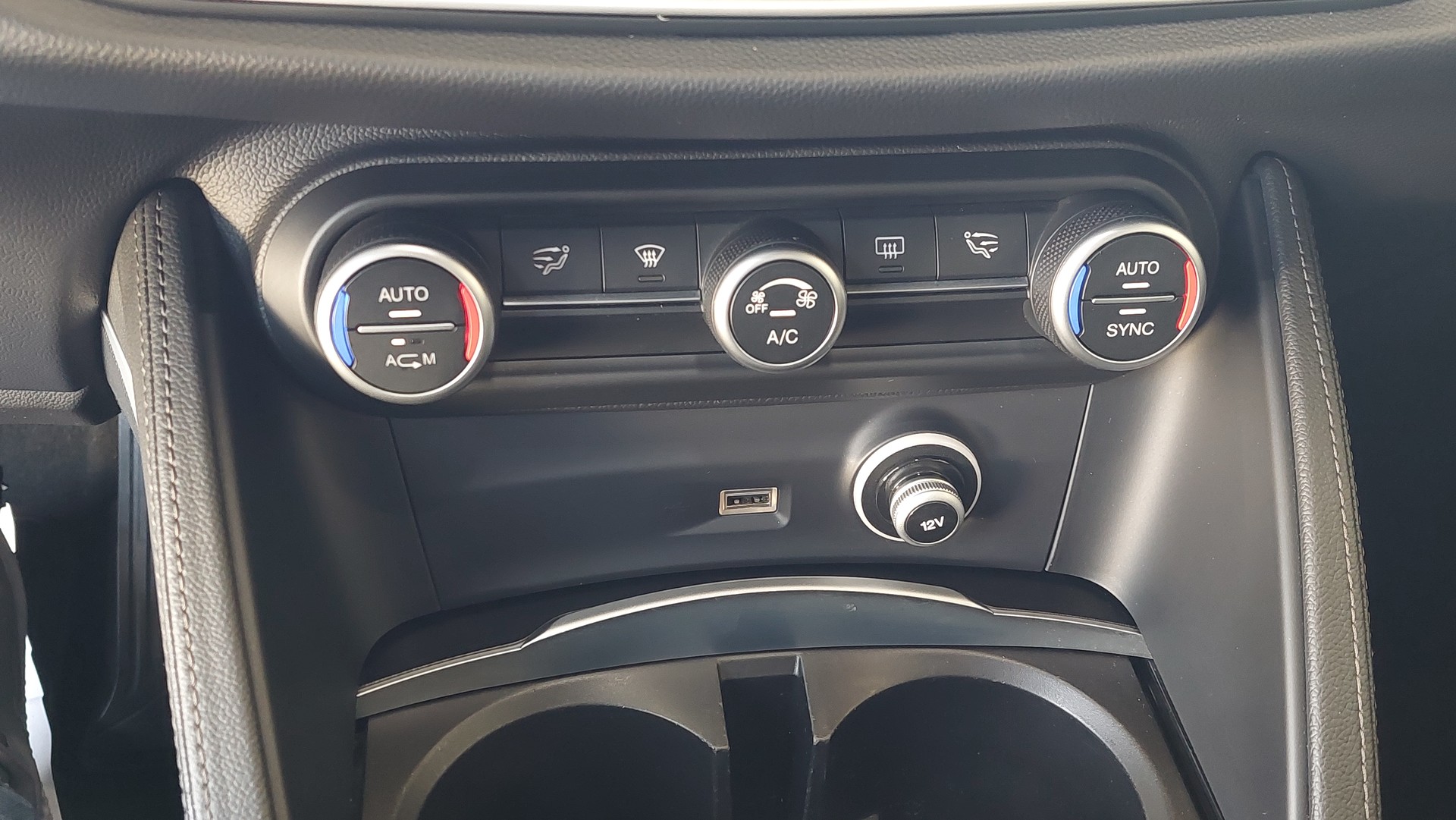 ALFA ROMEO Stelvio 2.0 Super Q4 Automatic-image-9