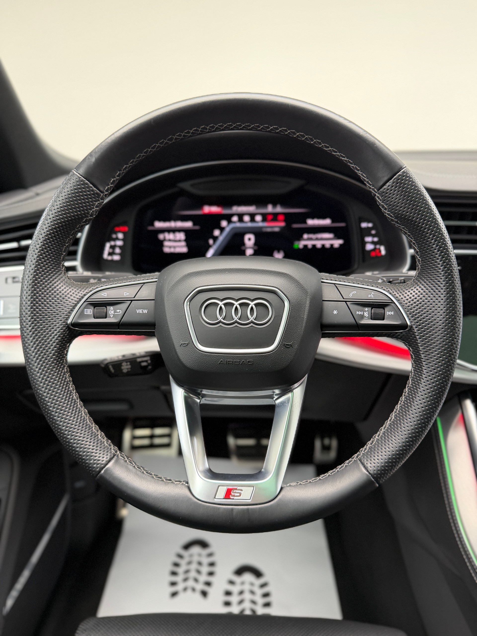 AUDI Q8 55 TFSI S-Line 340PS quattro Pure White tiptronic / Panoramadach / 360° Kamera / B&O Sound / Komfortschlüssel /-image-12
