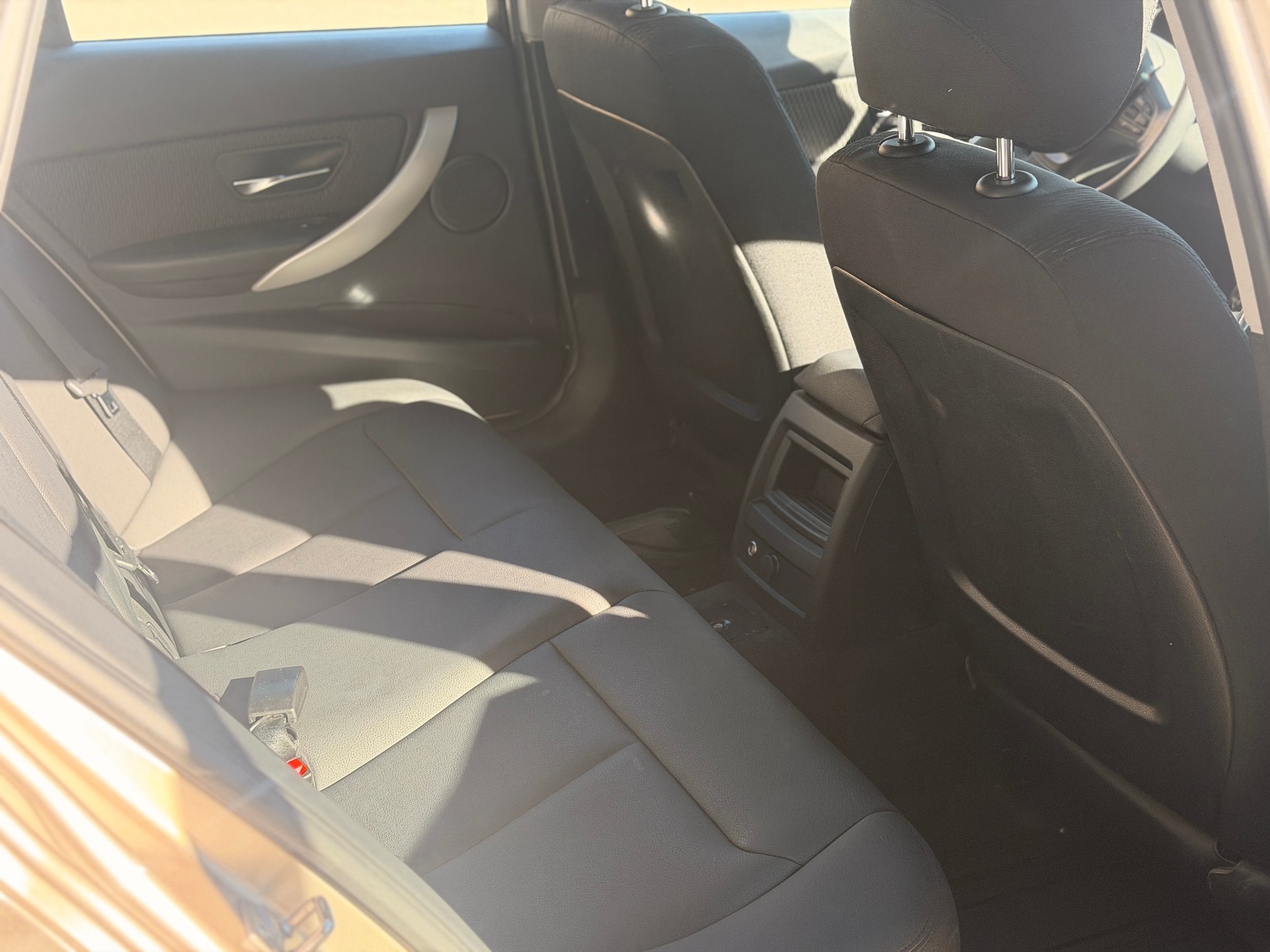 BMW 320d xDrive Touring Sport Line Steptronic-image-23