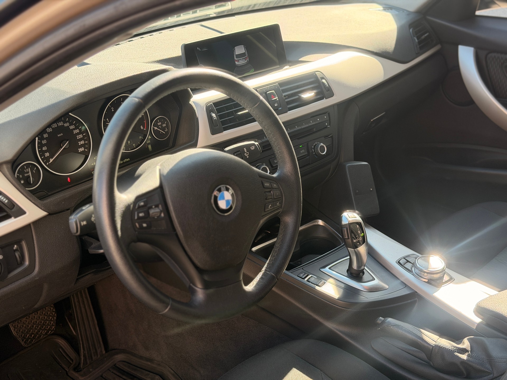 BMW 320d xDrive Touring Sport Line Steptronic-image-14