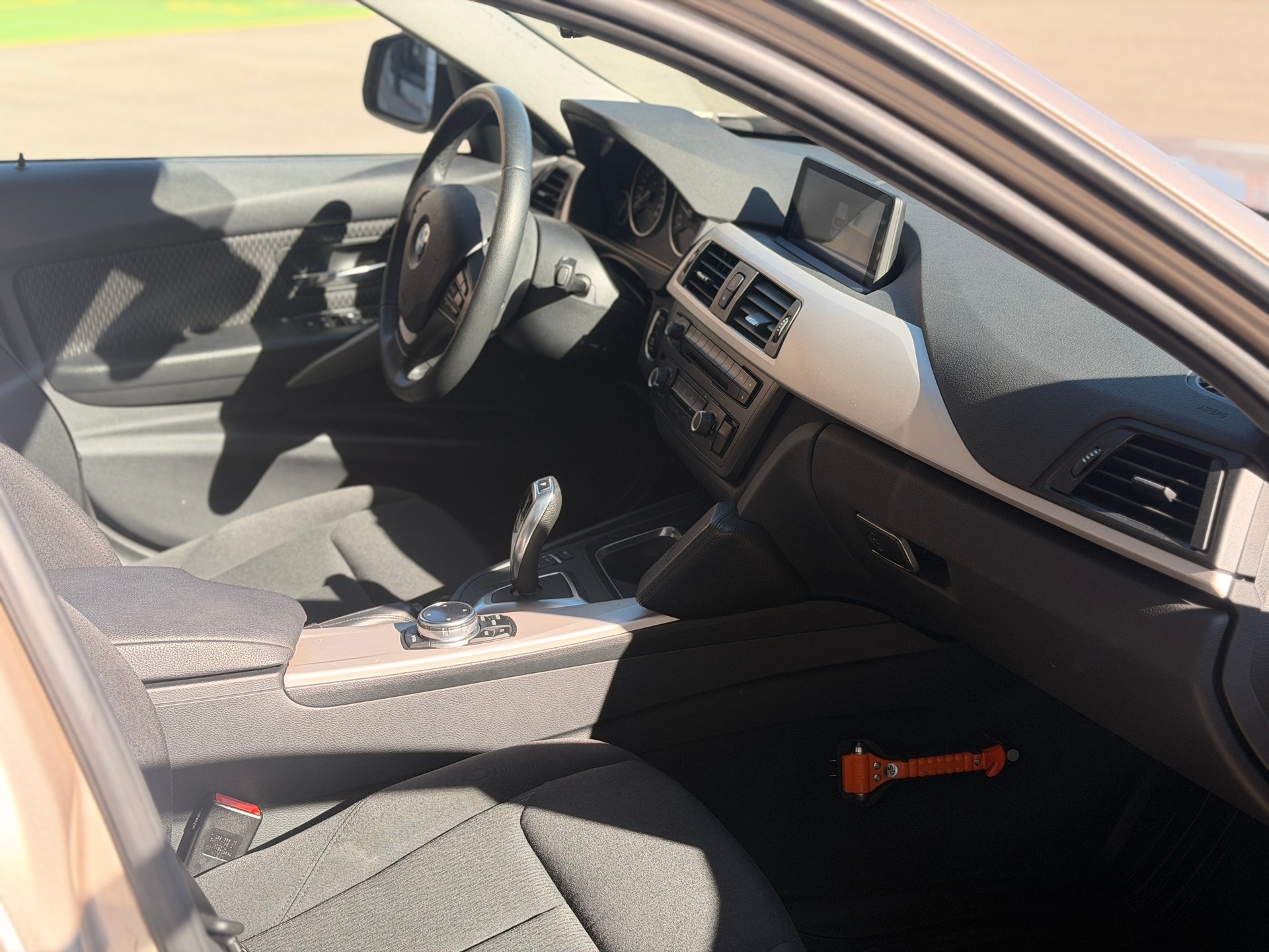 BMW 320d xDrive Touring Sport Line Steptronic-image-26