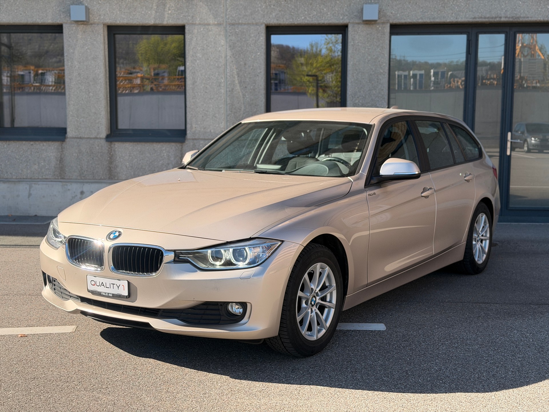 BMW 320d xDrive Touring Sport Line Steptronic-image-0