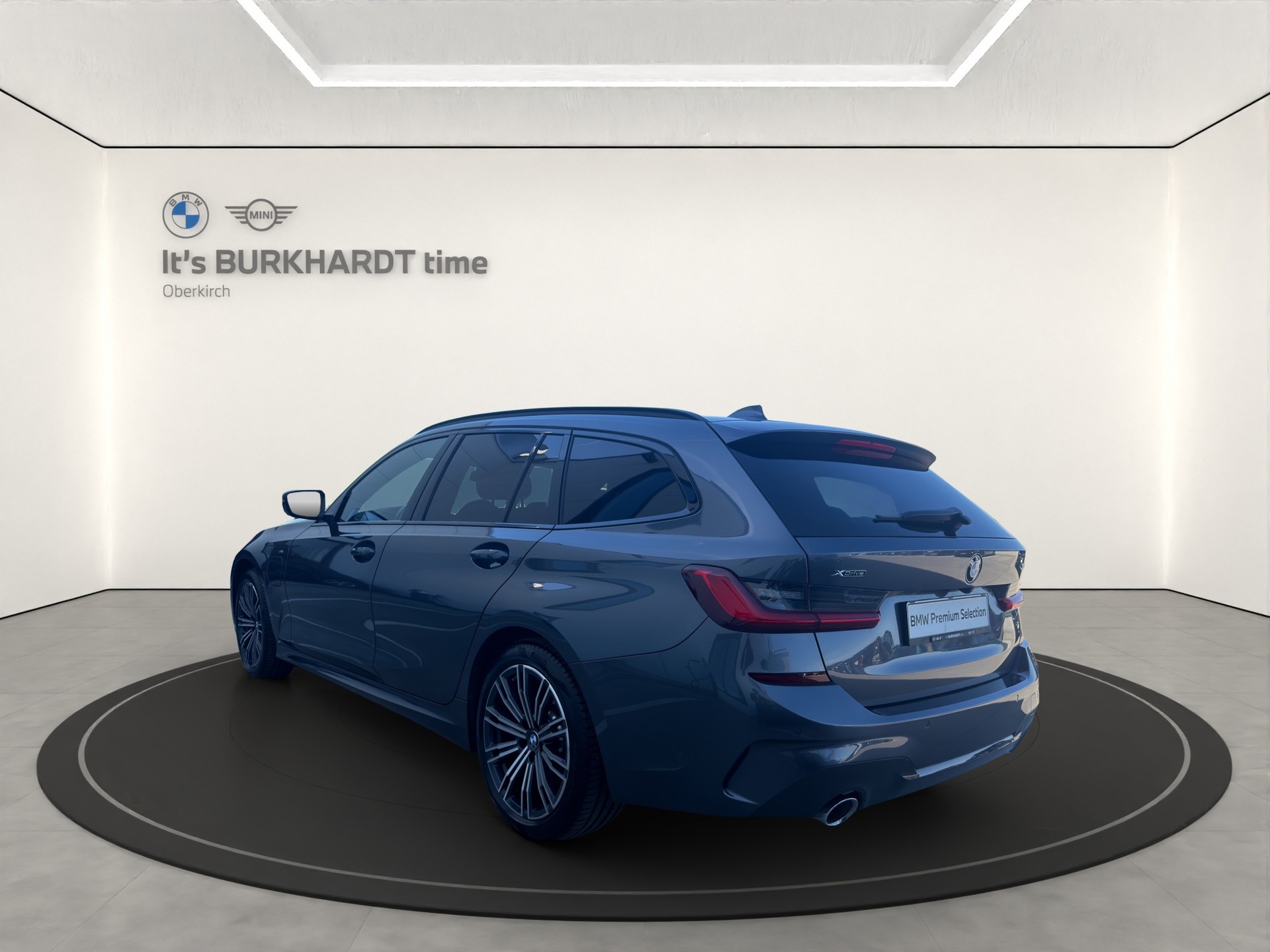 BMW 330e xDrive M Sport-showroom-element-2