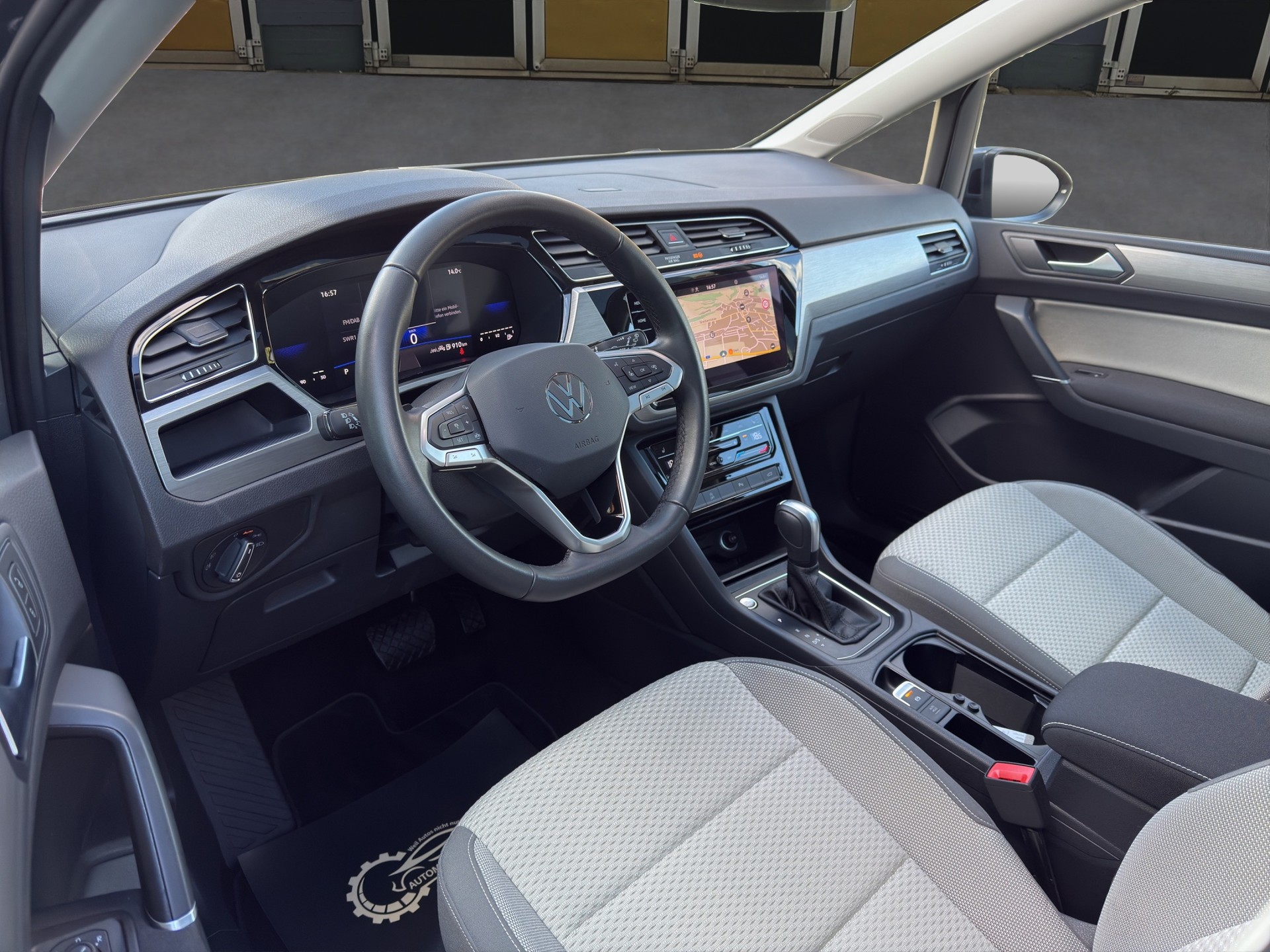 VW Touran 2.0 TDI SCR Comfortline DSG-image-8
