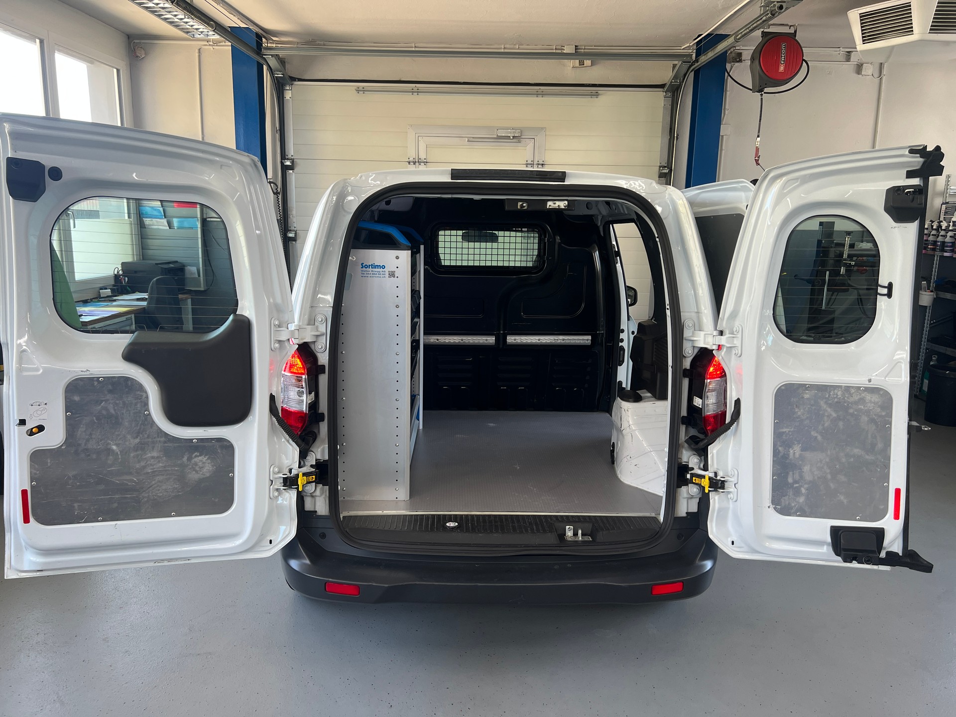 FORD Transit Courier Van 1.5 TDCi Trend-image-7