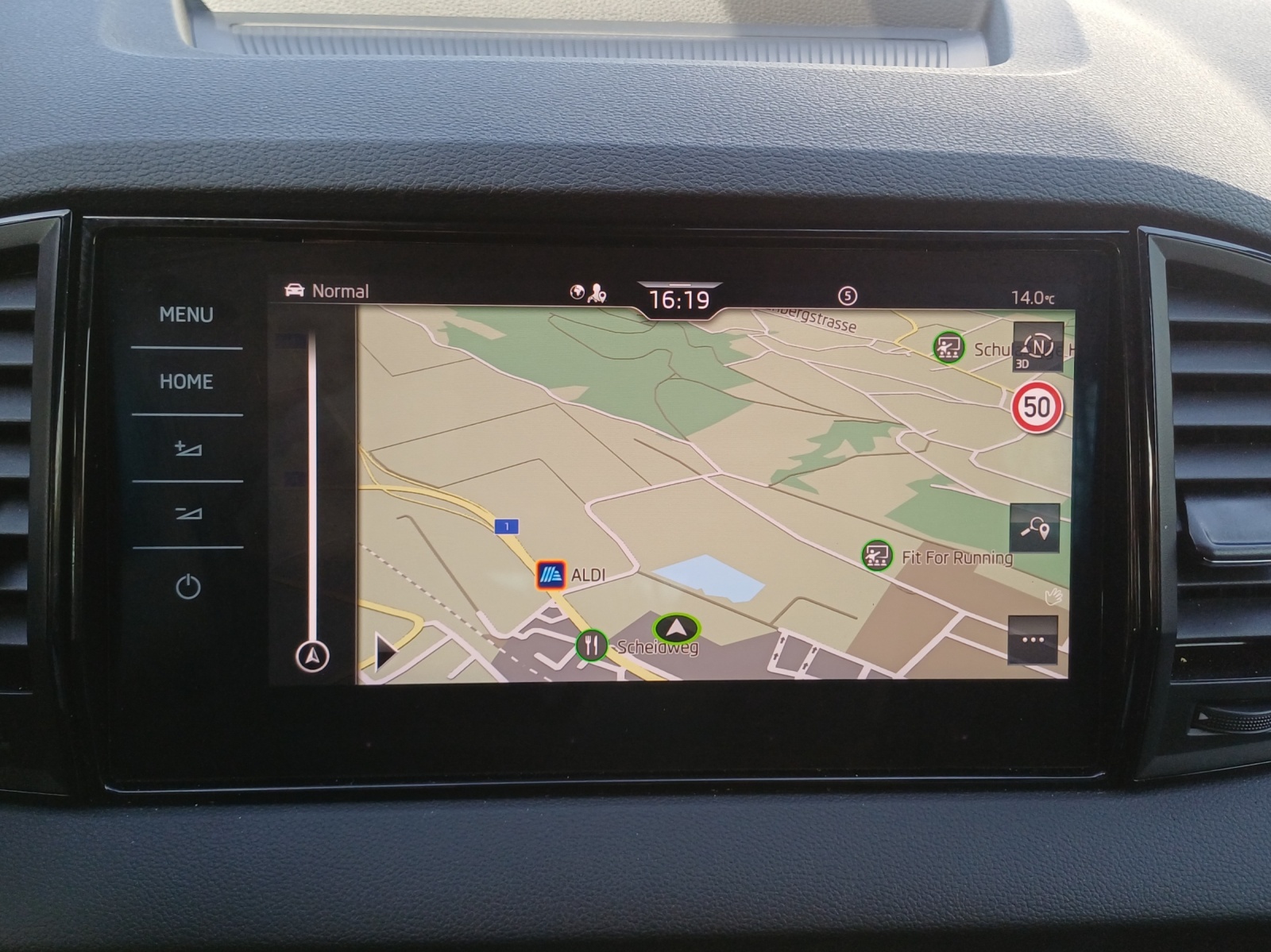 SKODA Karoq 2.0 TSI SportLine 4x4 DSG-image-14