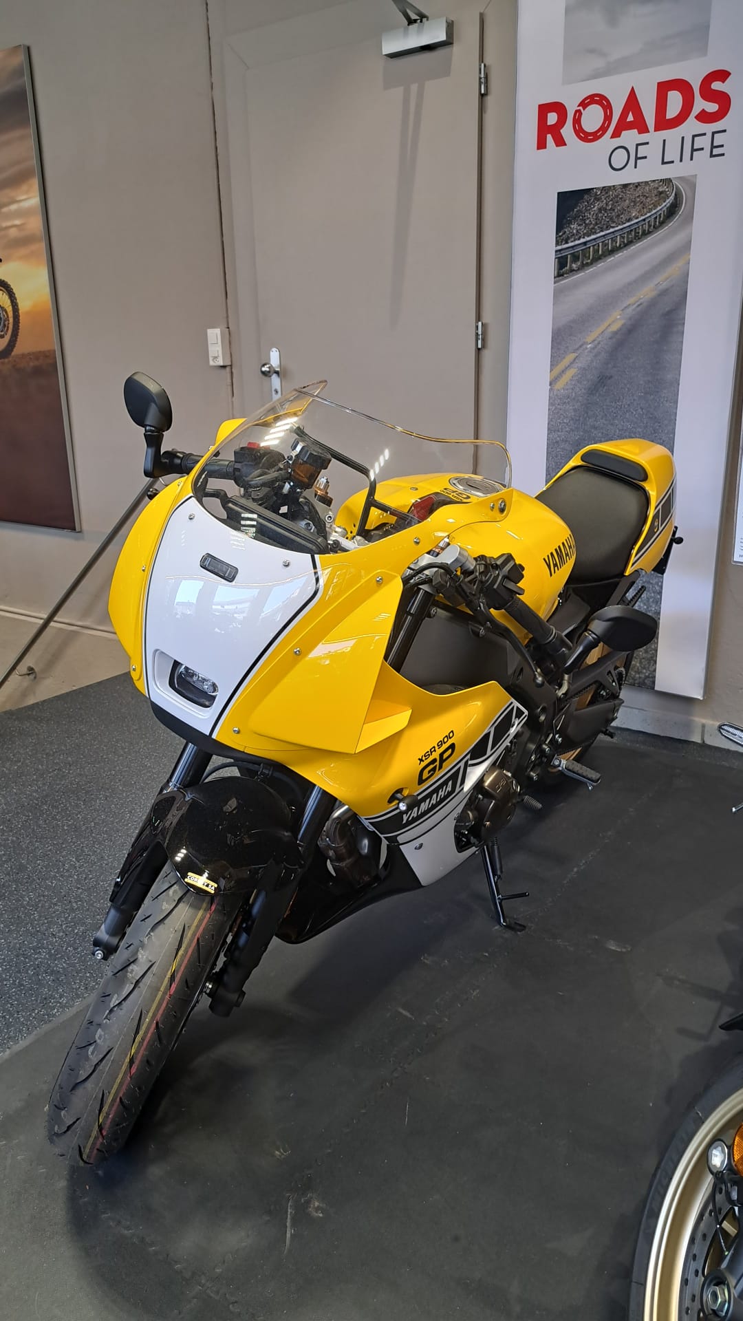 YAMAHA XSR 900 GP-showroom-element-1
