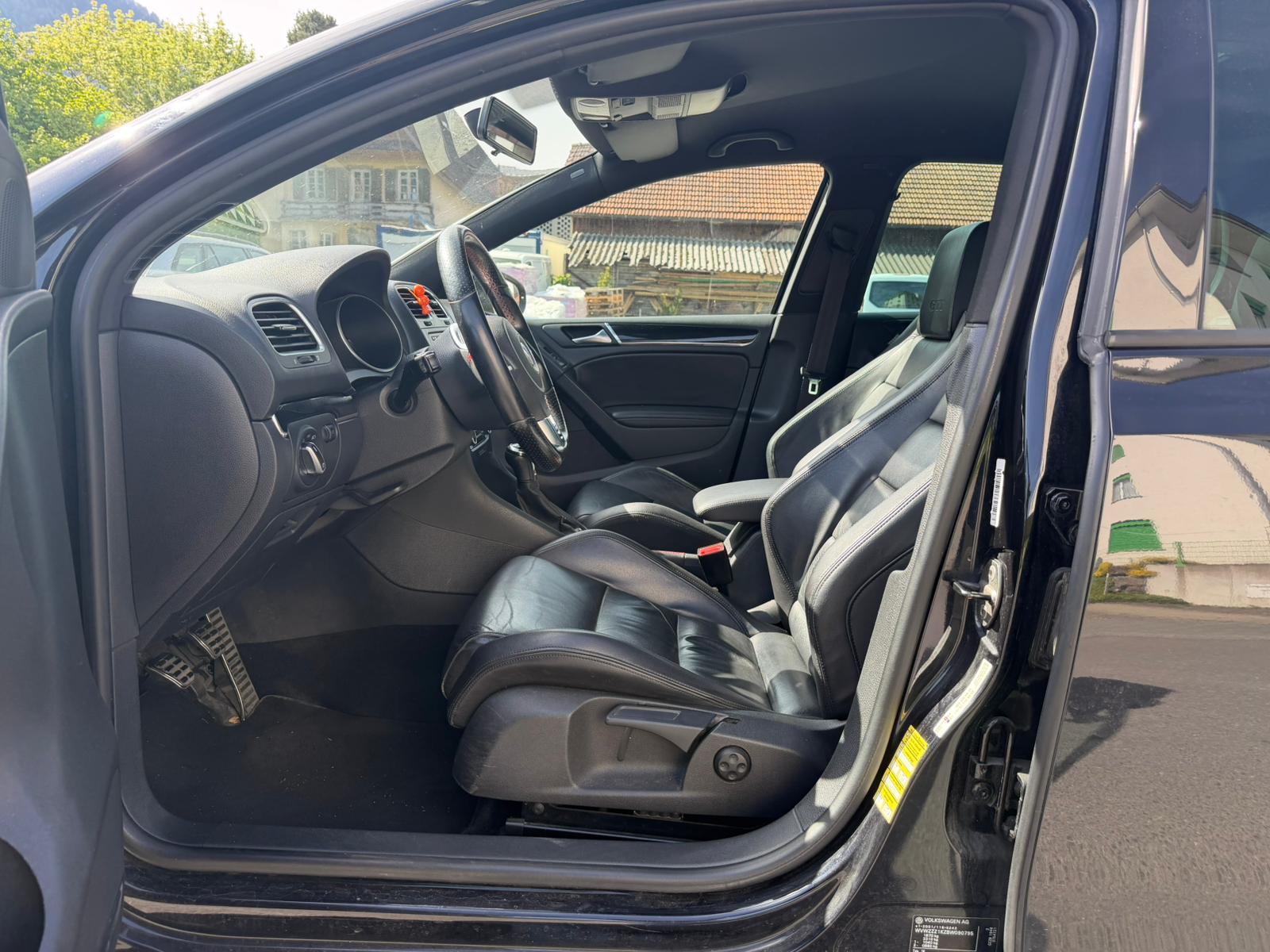 VW Golf 2.0 TSI GTI-image-6