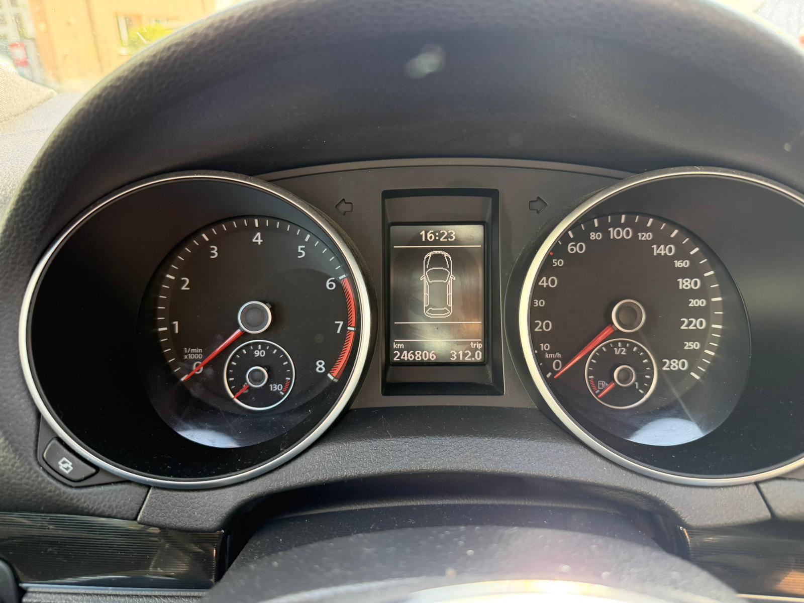 VW Golf 2.0 TSI GTI-image-10