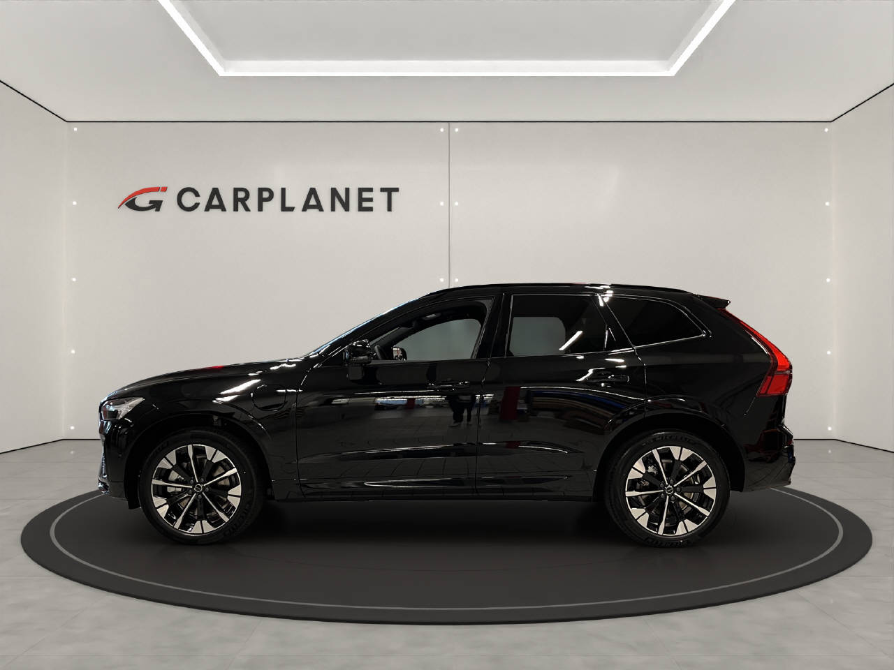 VOLVO XC60 2.0 T6 TE Plus Dark eAWD-image-2