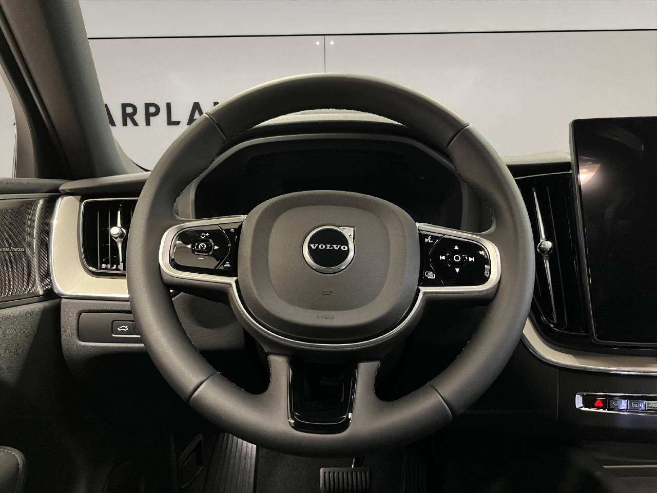 VOLVO XC60 2.0 T6 TE Plus Dark eAWD-image-9
