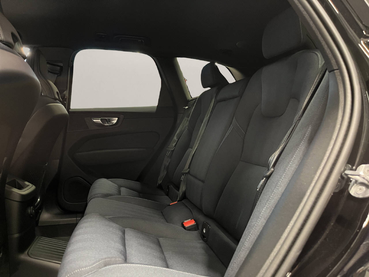 VOLVO XC60 2.0 T6 TE Plus Dark eAWD-image-7