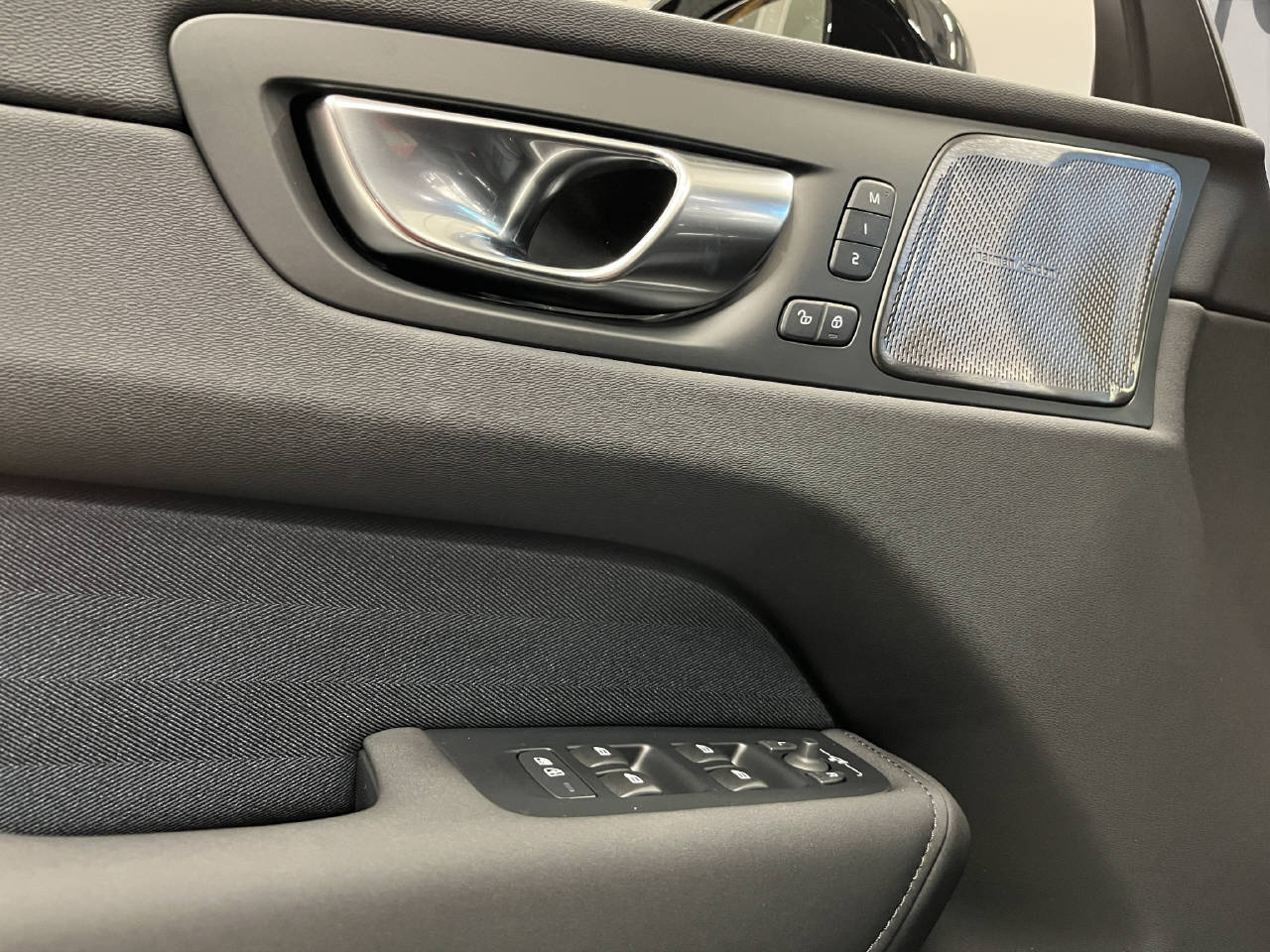 VOLVO XC60 2.0 T6 TE Plus Dark eAWD-image-13