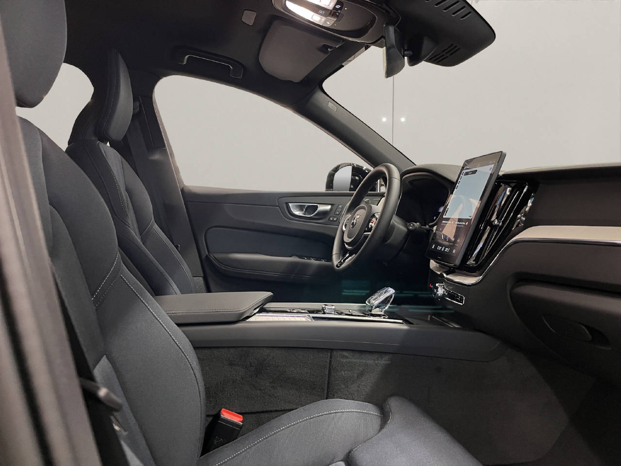 VOLVO XC60 2.0 T6 TE Plus Dark eAWD-image-14
