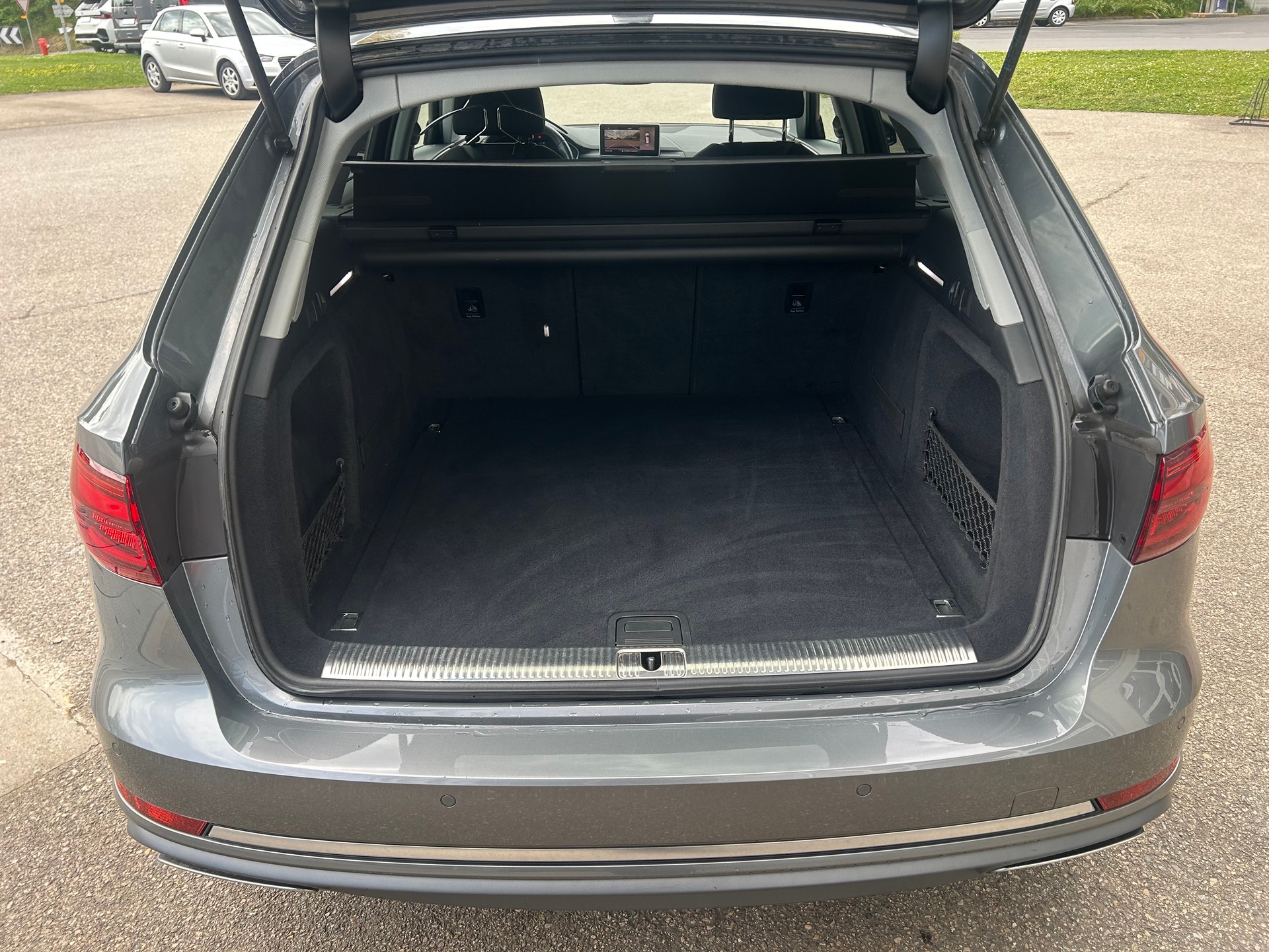 AUDI A4 Avant 40 TDI quattro S-tronic-image-13