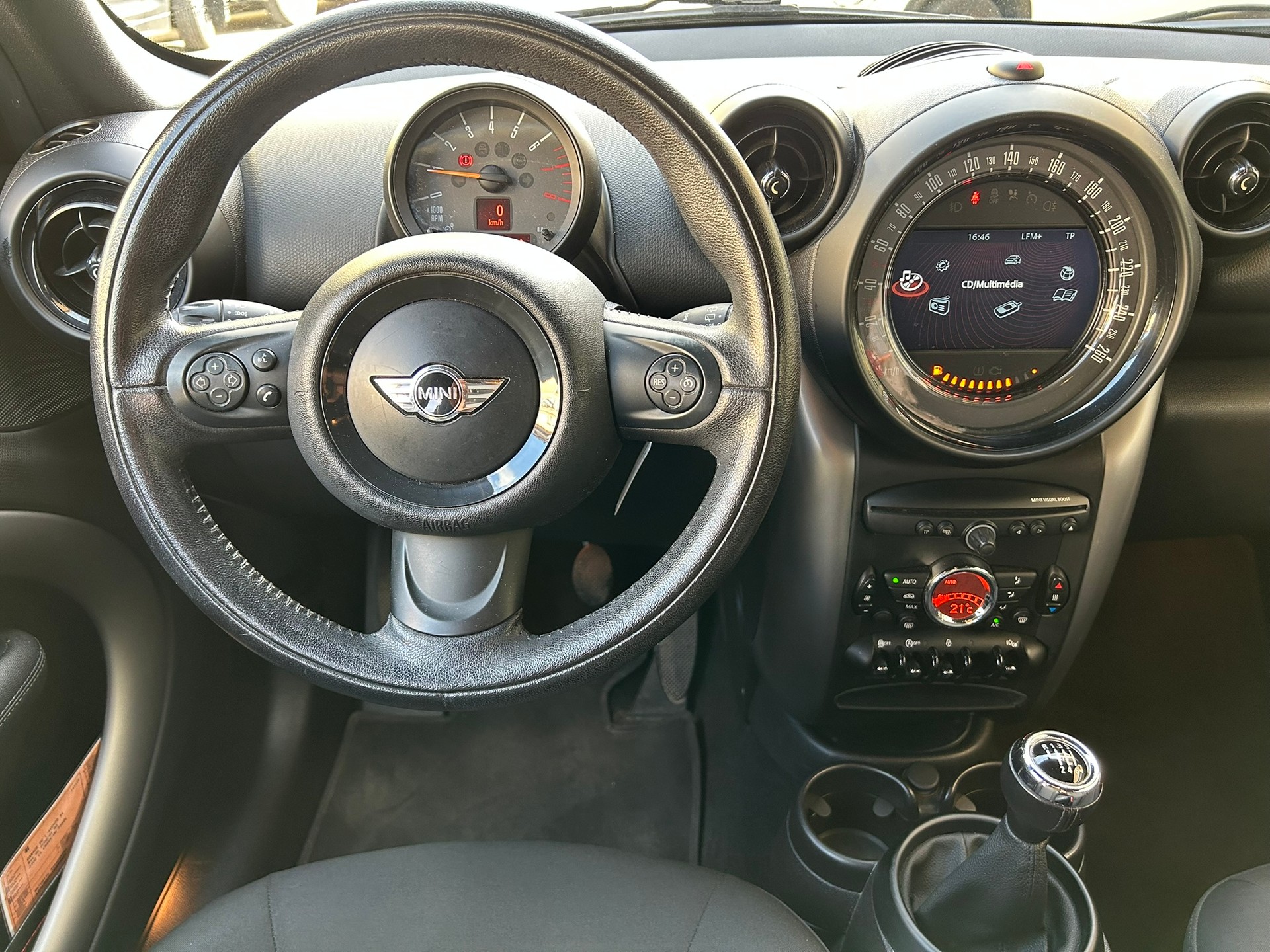 MINI Countryman R60 1.6i Cooper ALL4-image-7