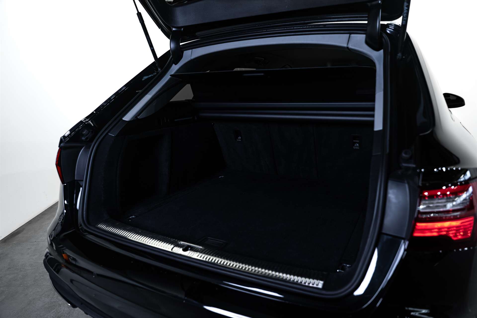 AUDI A4 Avant 35 TFSI S-tronic-image-4