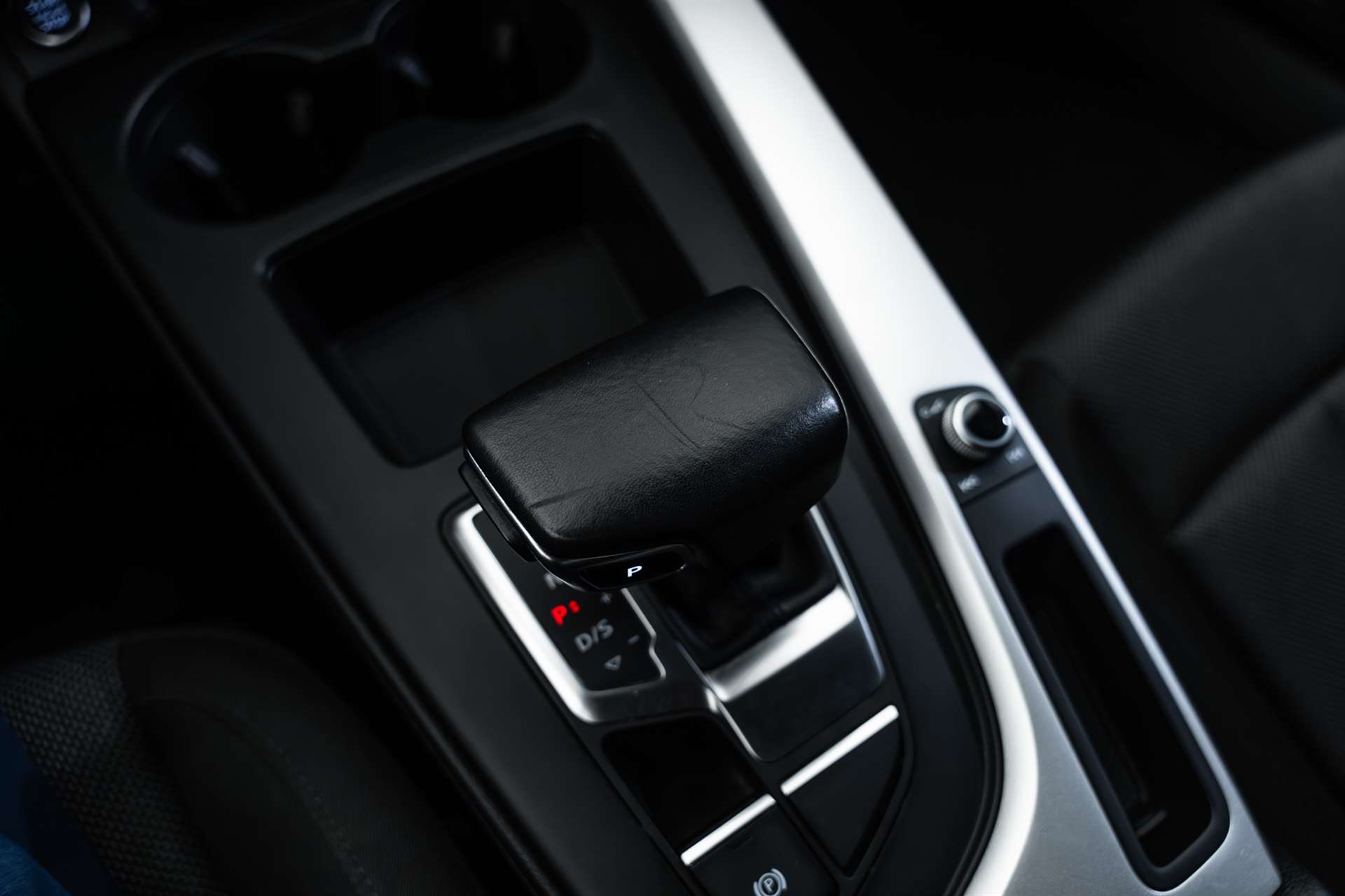 AUDI A4 Avant 35 TFSI S-tronic-image-24