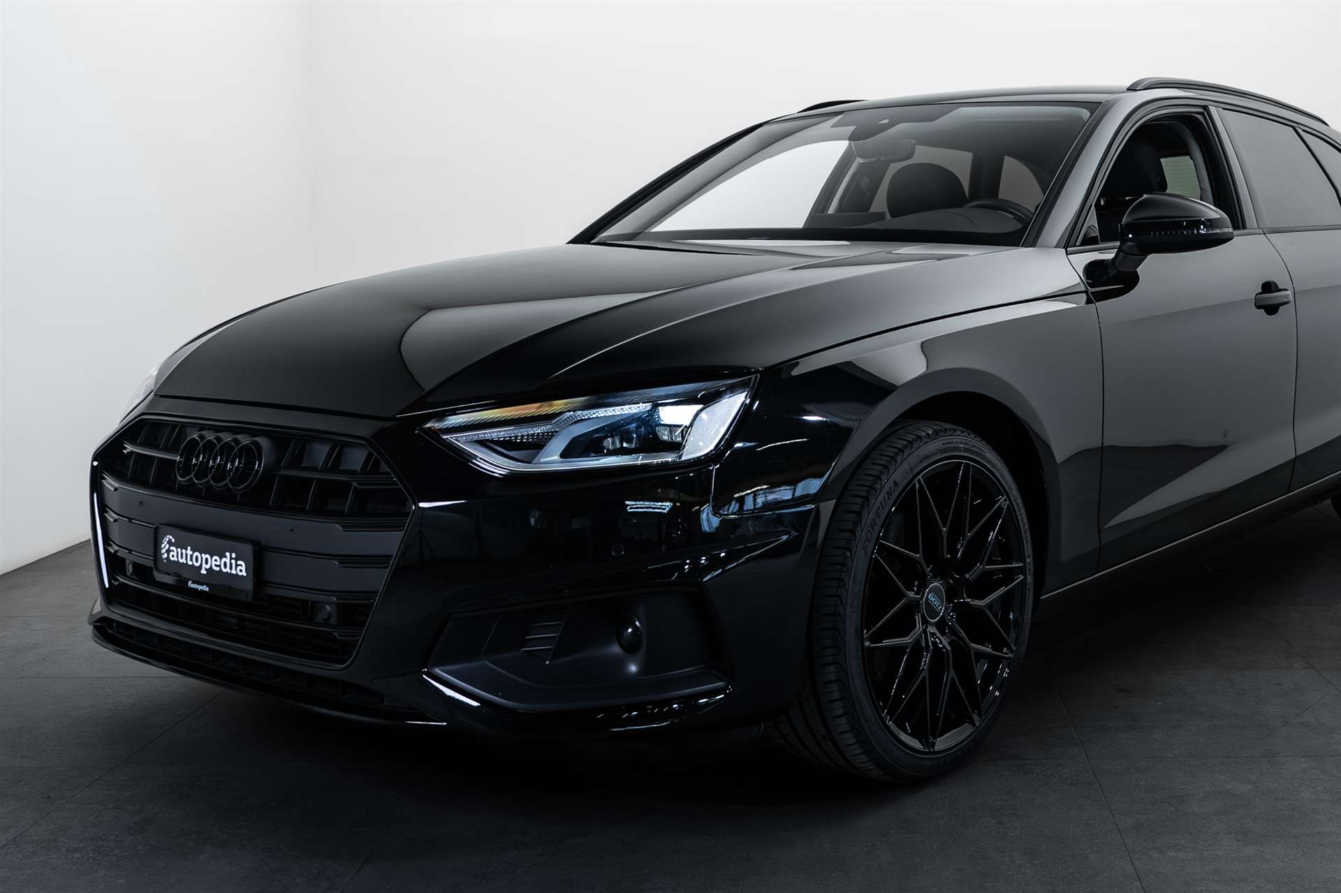 AUDI A4 Avant 35 TFSI S-tronic-showroom-element-1
