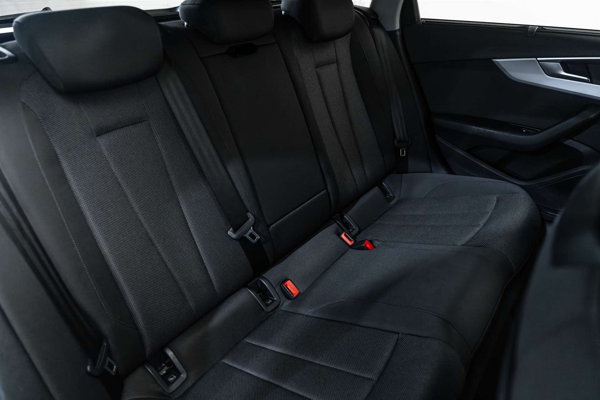 AUDI A4 Avant 35 TFSI S-tronic-image-13
