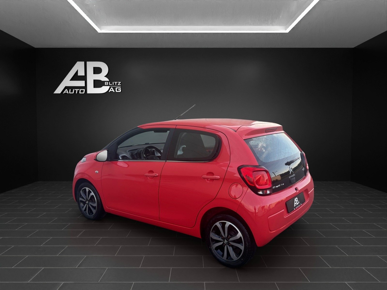CITROEN C1 1.2 VTi Swiss&Me mit 82 PS-image-2