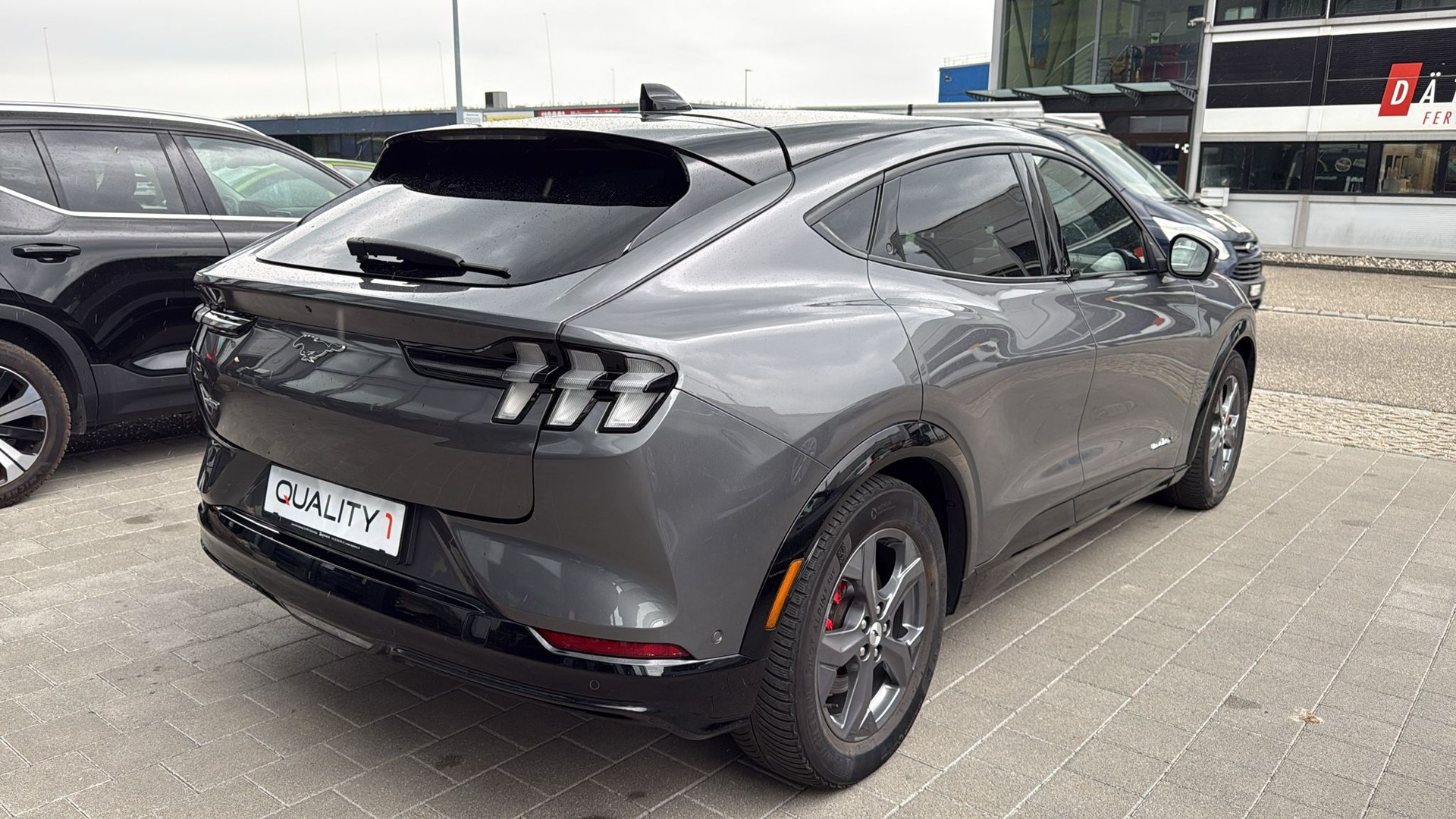 FORD Mustang MACH-E AWD 91 kWh-image-17