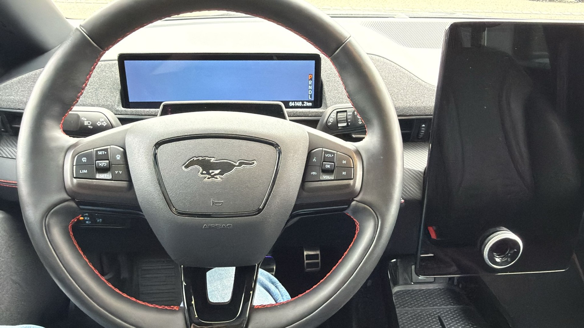 FORD Mustang MACH-E AWD 91 kWh-image-27