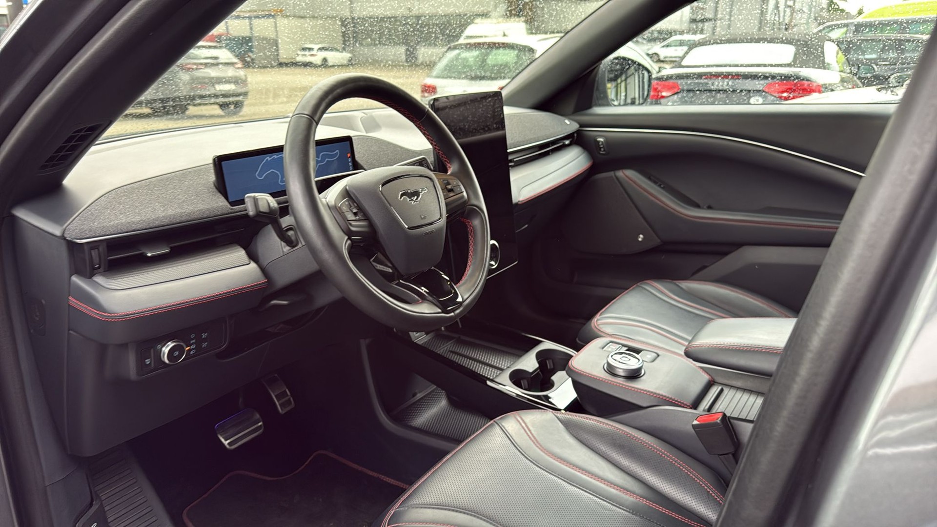 FORD Mustang MACH-E AWD 91 kWh-image-28