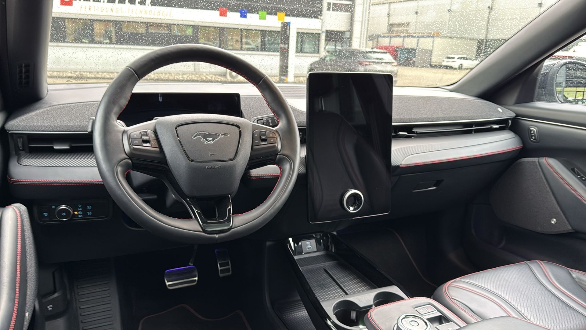 FORD Mustang MACH-E AWD 91 kWh-image-26