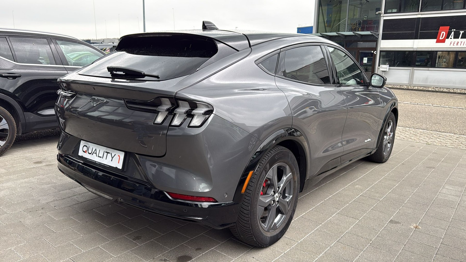 FORD Mustang MACH-E AWD 91 kWh-image-13