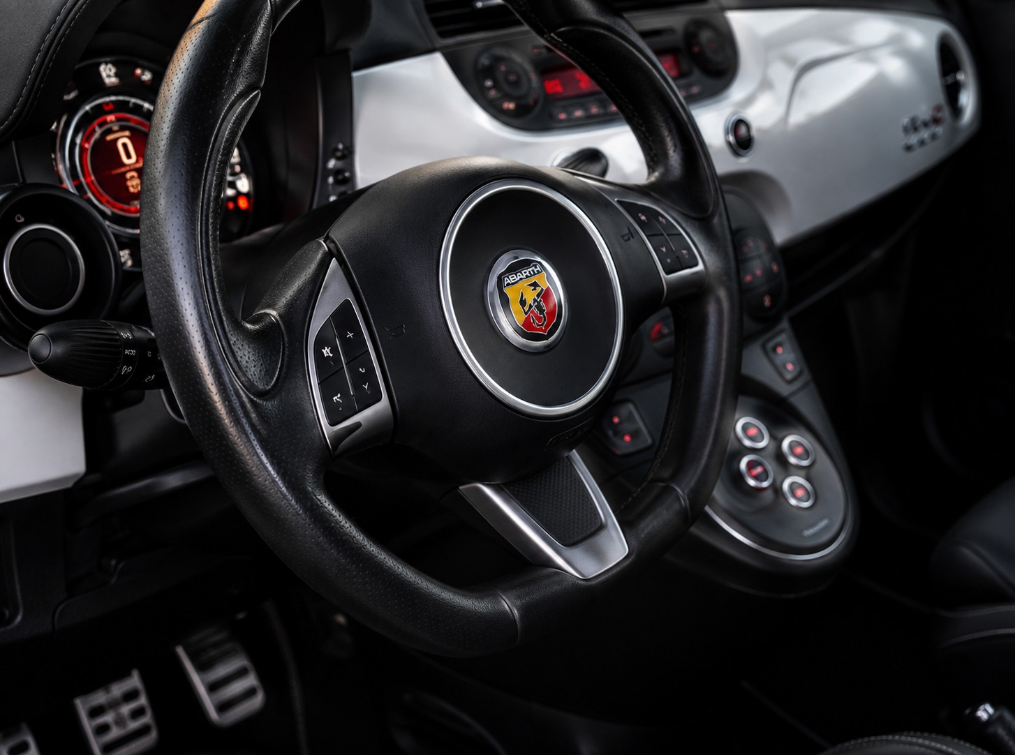 FIAT 595C 1.4 16V Turbo Abarth Turismo Dualogic Zahnriemen wurde gewechselt-image-15