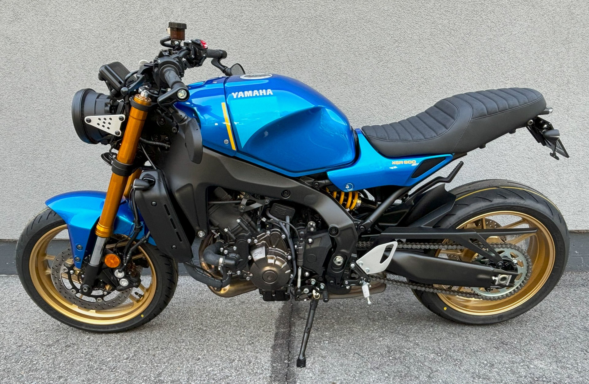 YAMAHA XSR 900-showroom-element-3