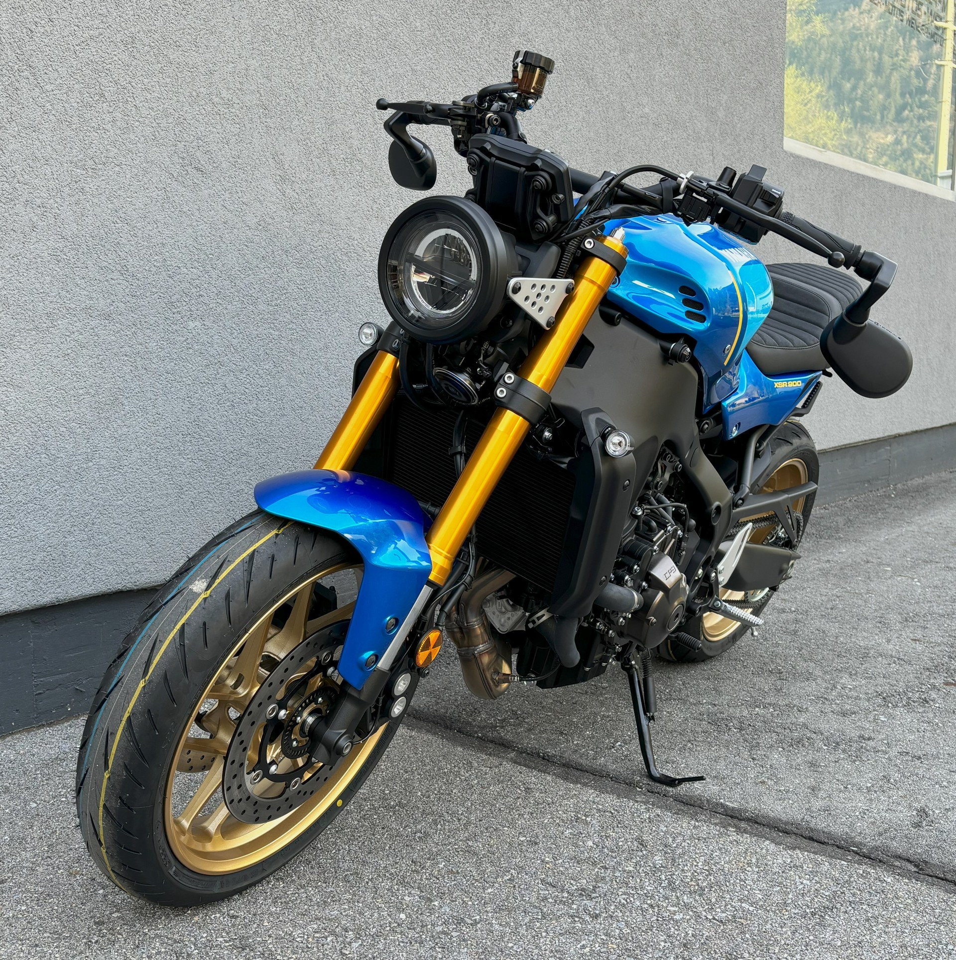 YAMAHA XSR 900-showroom-element-2