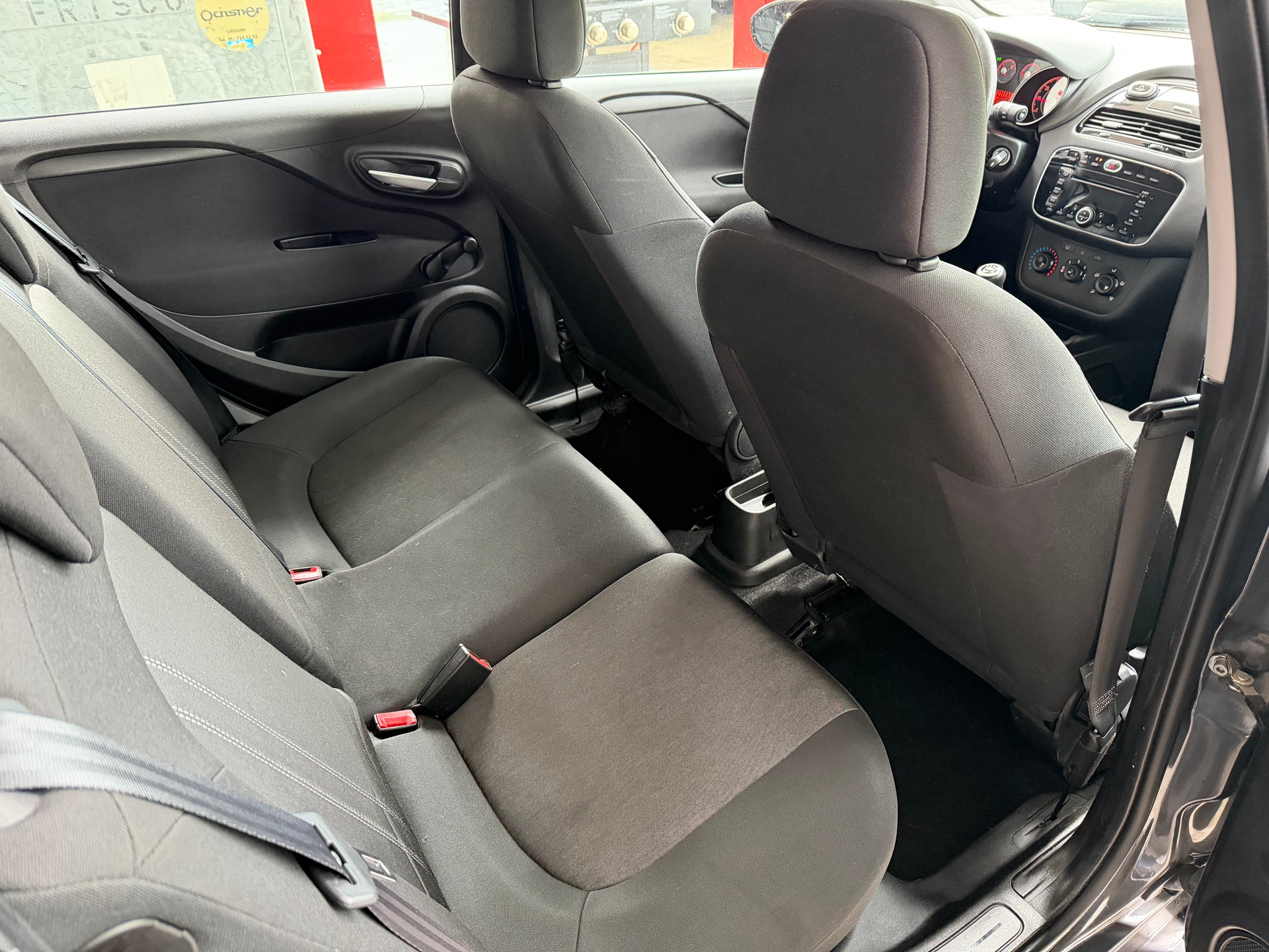 FIAT Punto 1.4 Lounge-image-10