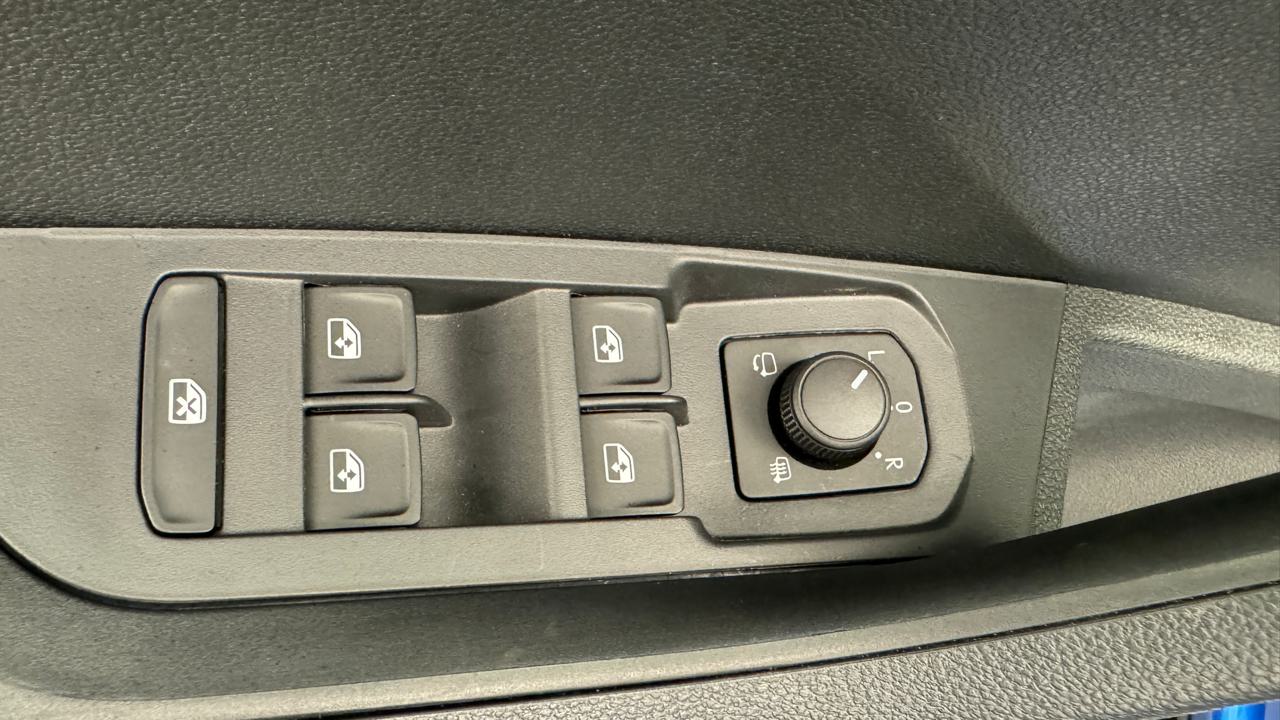 SKODA Karoq 1.5 TSI SportLine DSG-image-8