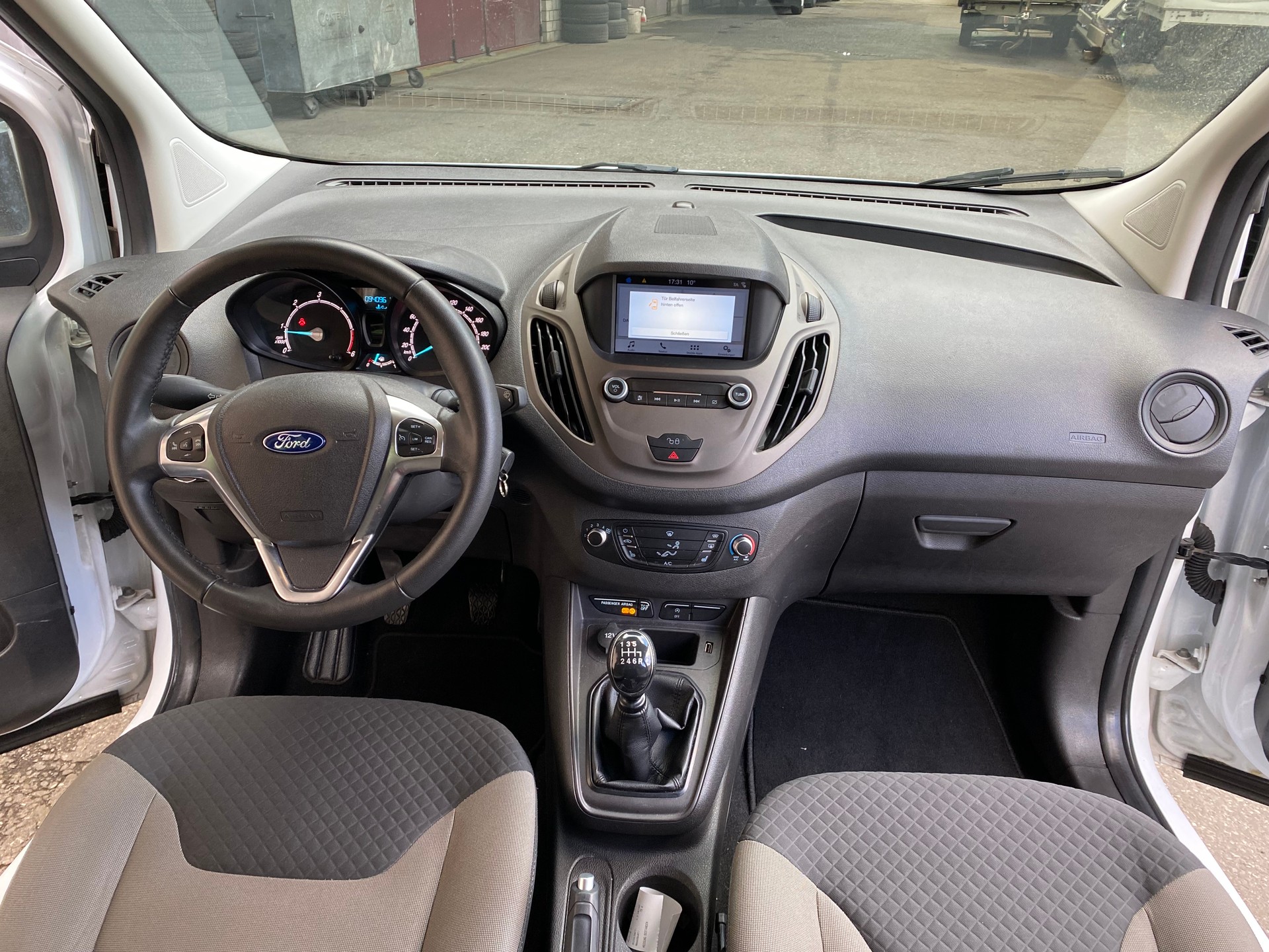 FORD Transit Courier Combi 1.5 TDCi Ambiente-image-3