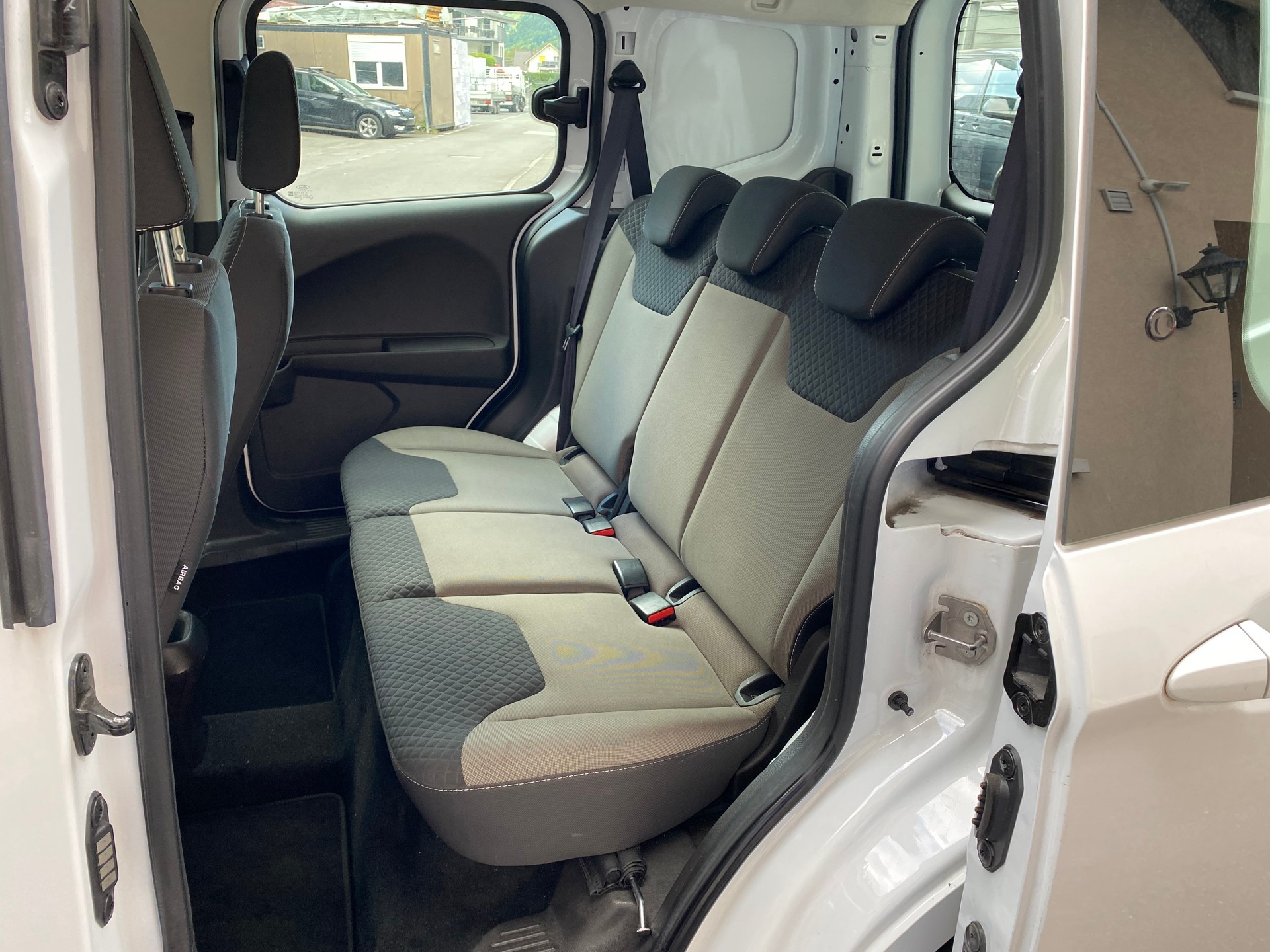 FORD Transit Courier Combi 1.5 TDCi Ambiente-image-6