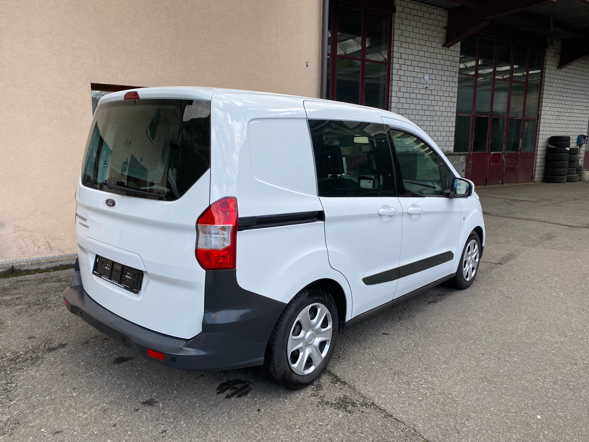 FORD Transit Courier Combi 1.5 TDCi Ambiente-image-10