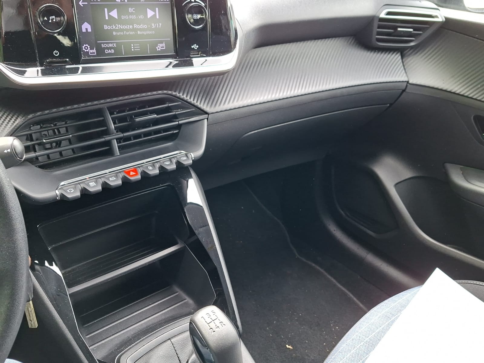 PEUGEOT 208 1.2 PureTech Like-image-11