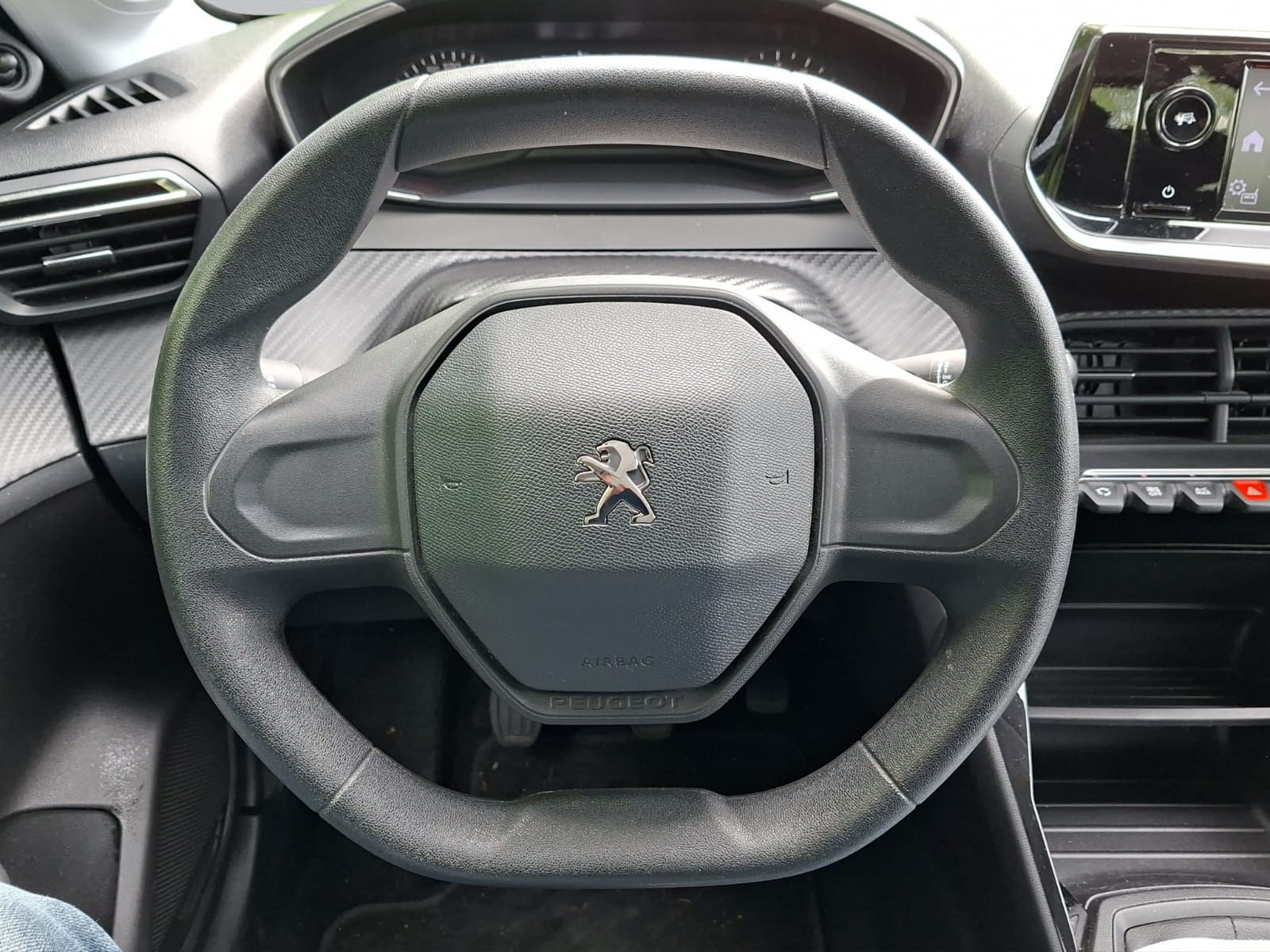 PEUGEOT 208 1.2 PureTech Like-image-10