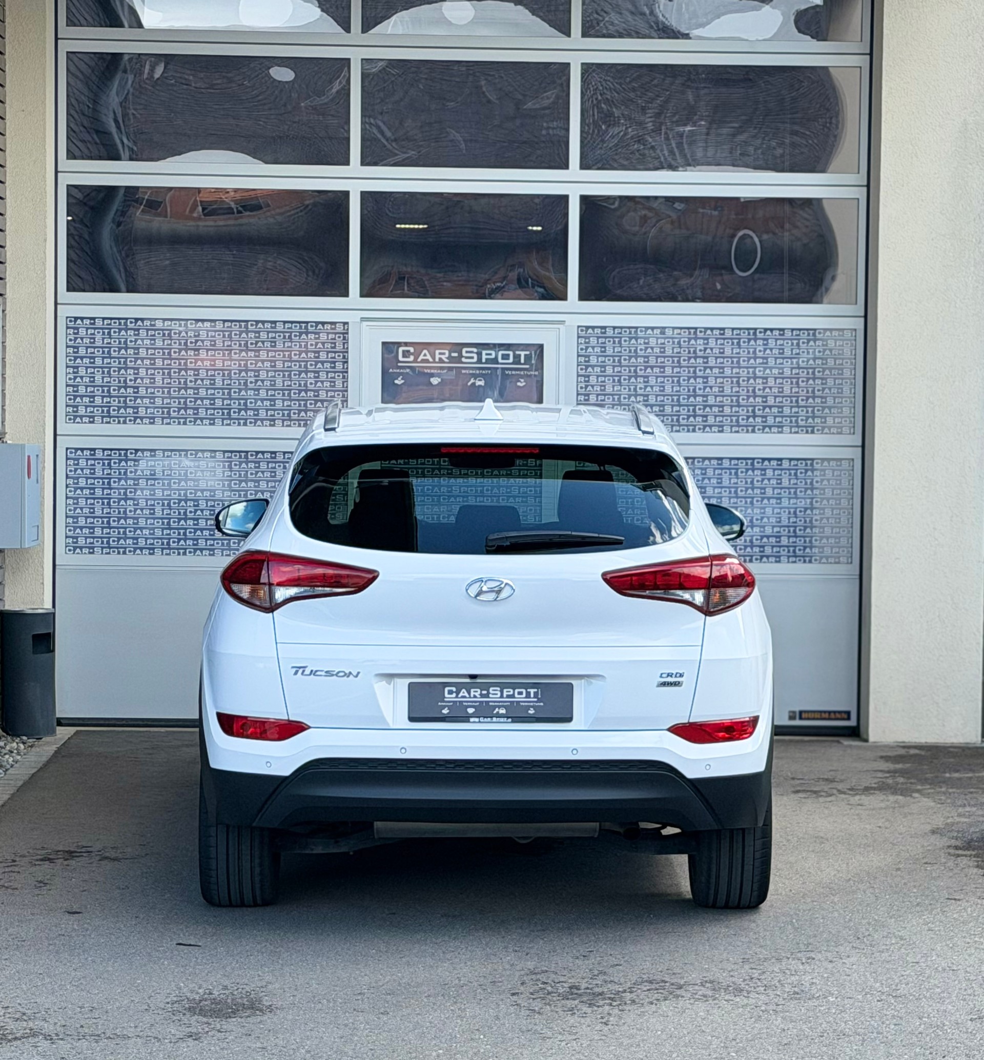 HYUNDAI Tucson 2.0 CRDI Plena 4WD Automatic-image-4