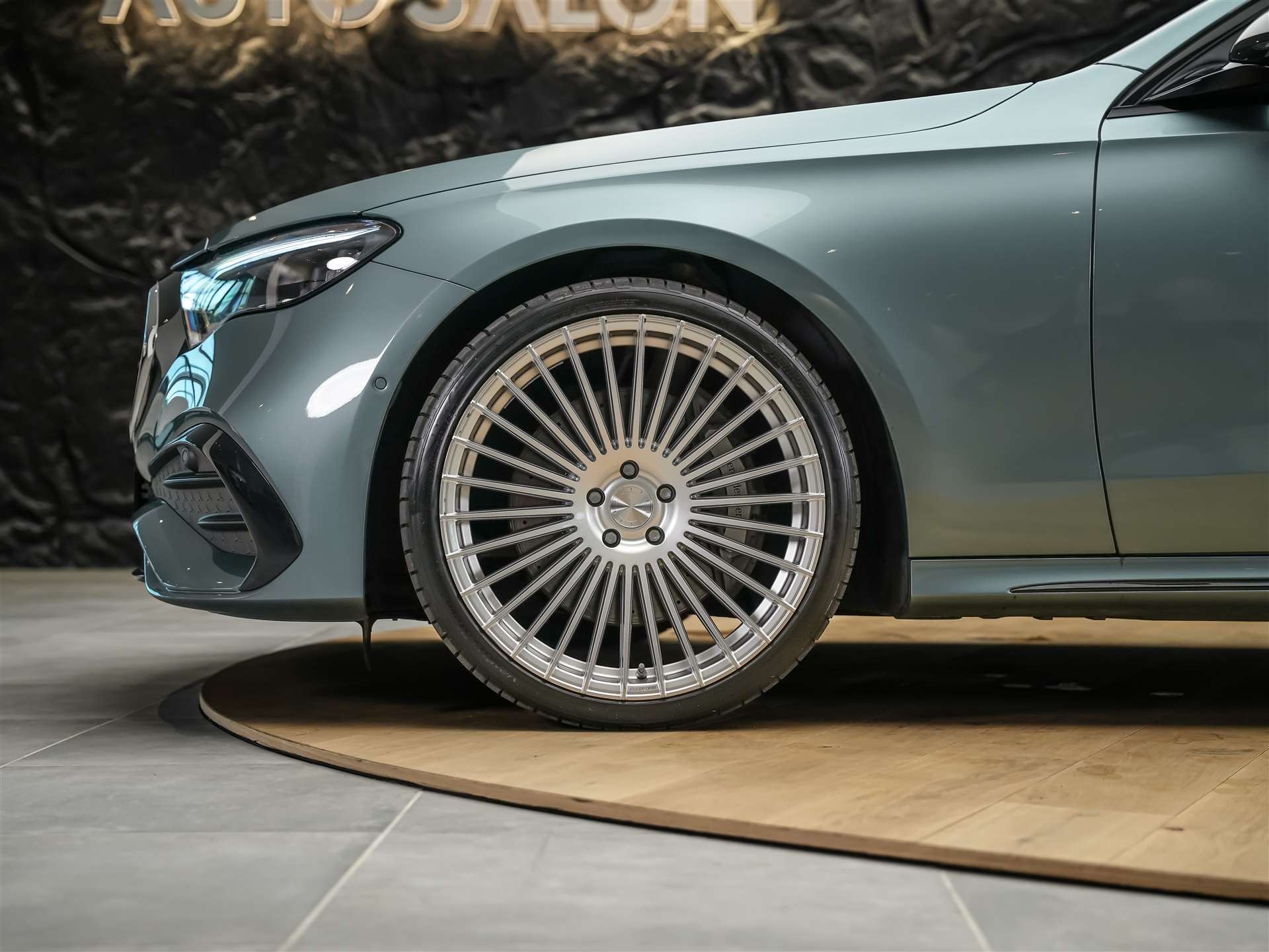 MERCEDES-BENZ E 220 d AMG Line 9G-Tronic *21" Felgen*Assistent Paket*Anhängerkupplung*-image-15
