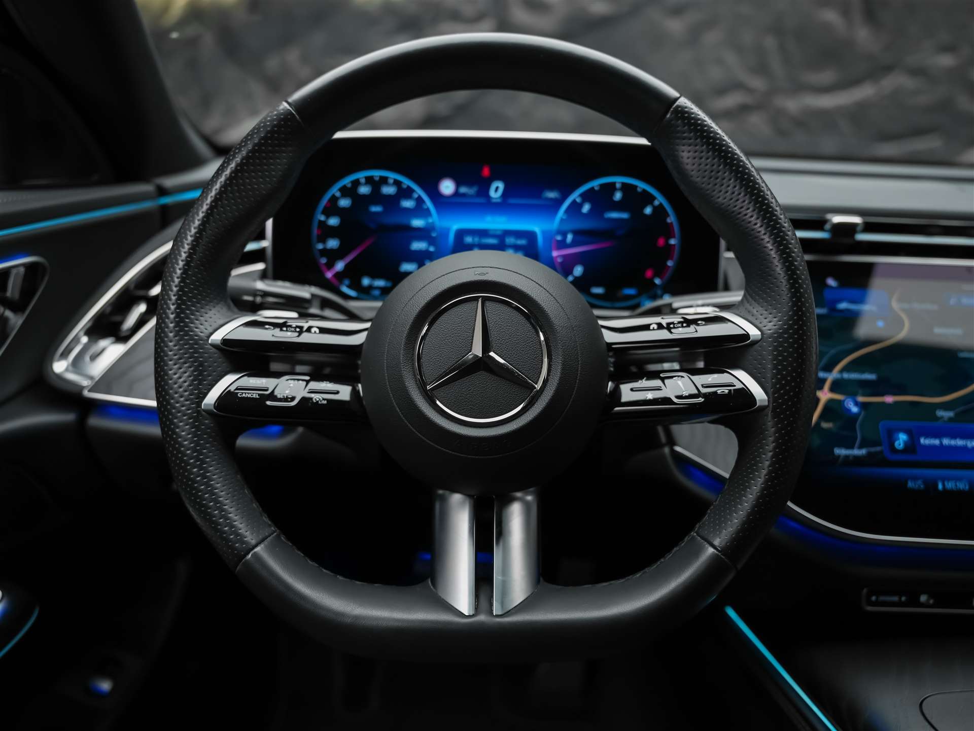 MERCEDES-BENZ E 220 d AMG Line 9G-Tronic *21" Felgen*Assistent Paket*Anhängerkupplung*-image-18